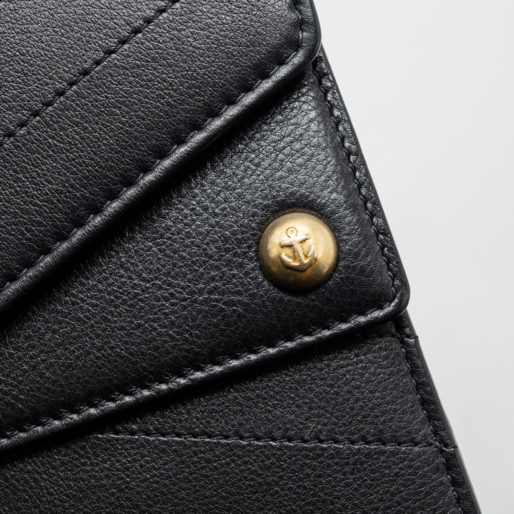 Chanel Voyage Chevron Clutch Calfskin Black GHW - Image 9