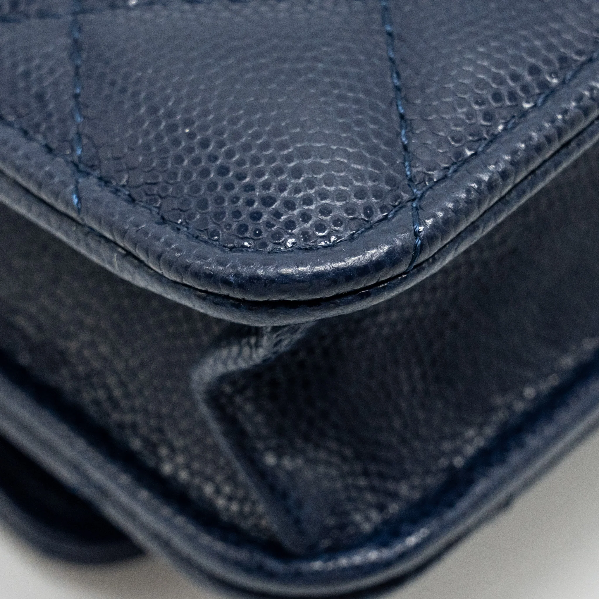 Chanel 22A Twist Your Button Wallet on Chain Caviar Navy GHW (Microchip) - Image 11