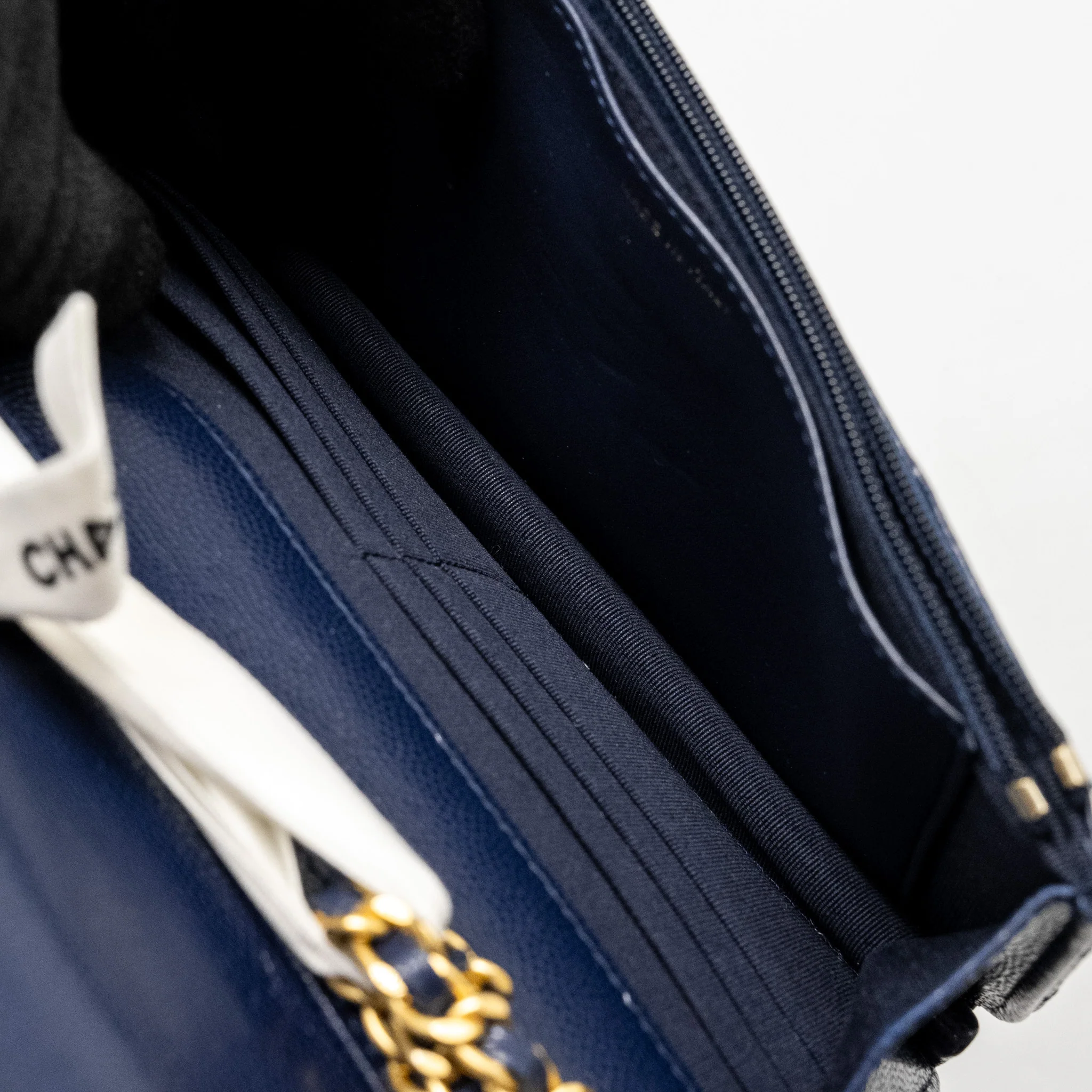 Chanel 22A Twist Your Button Wallet on Chain Caviar Navy GHW (Microchip) - Image 14