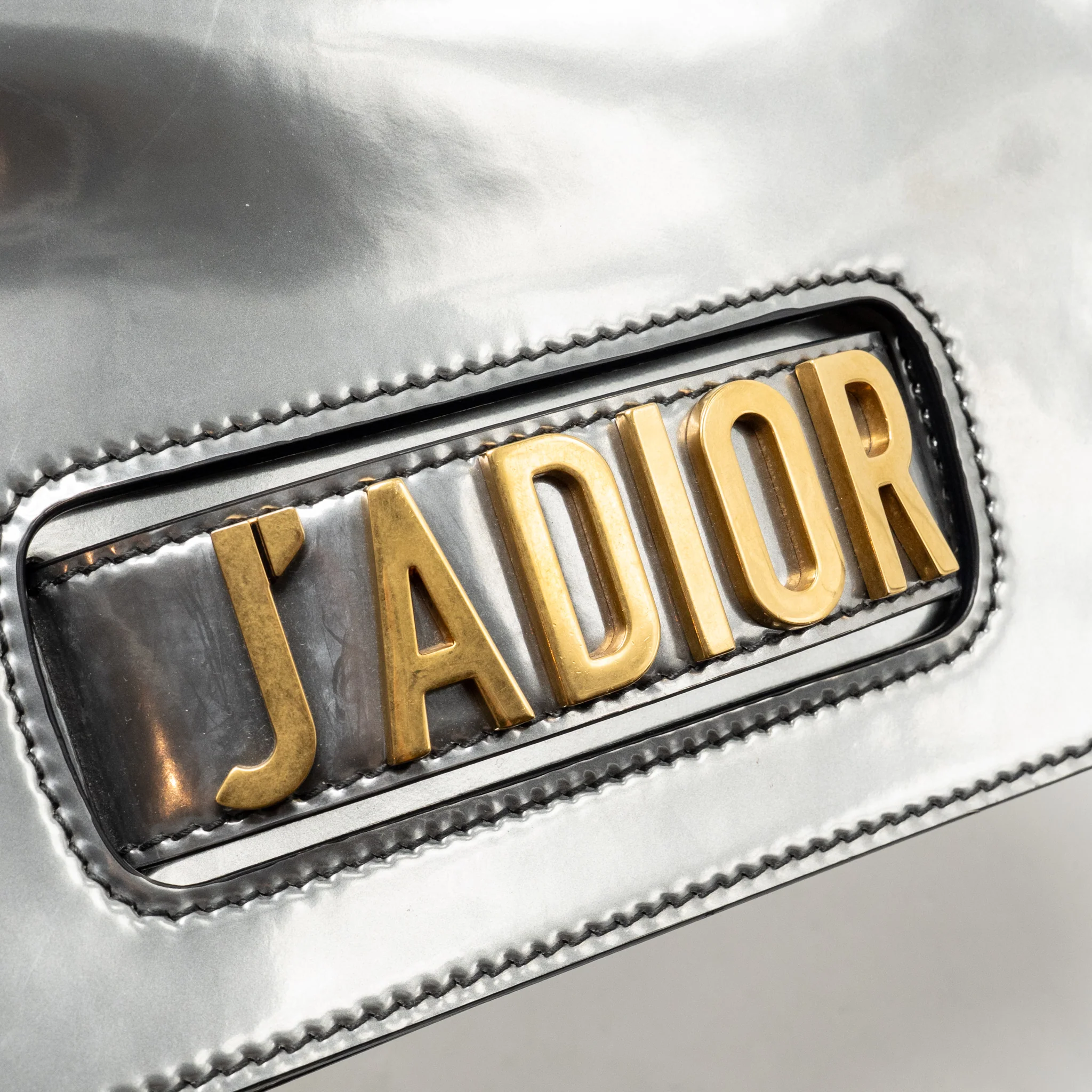 Dior J’adior medium flap bag patent leather silver GHW - Image 11