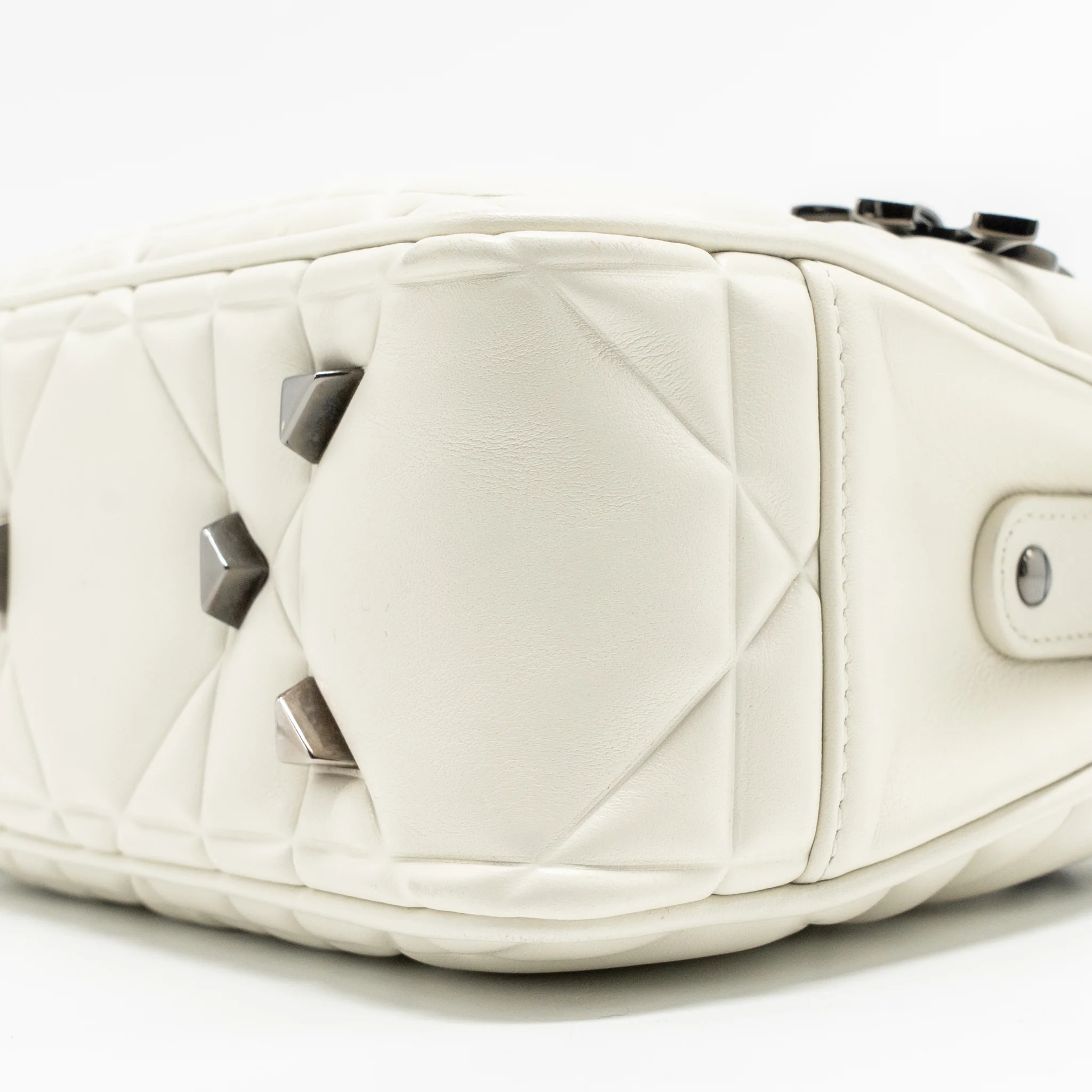 Dior Lady 95.22 Handbag Lambskin White with Black Hardware - Image 7