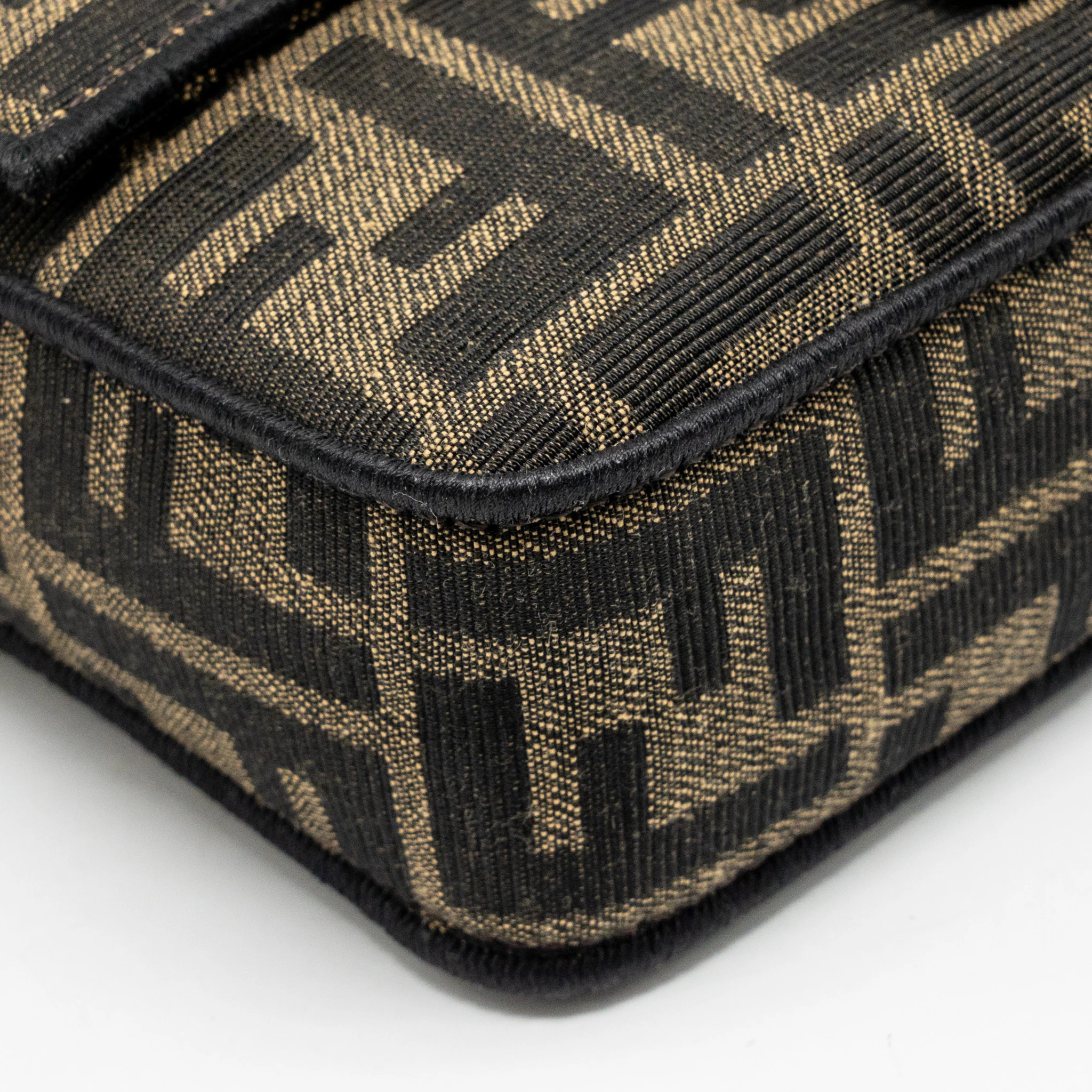 Fendi Mini Baguette shoulder bag FF jacquard canvas brown GHW - Image 7