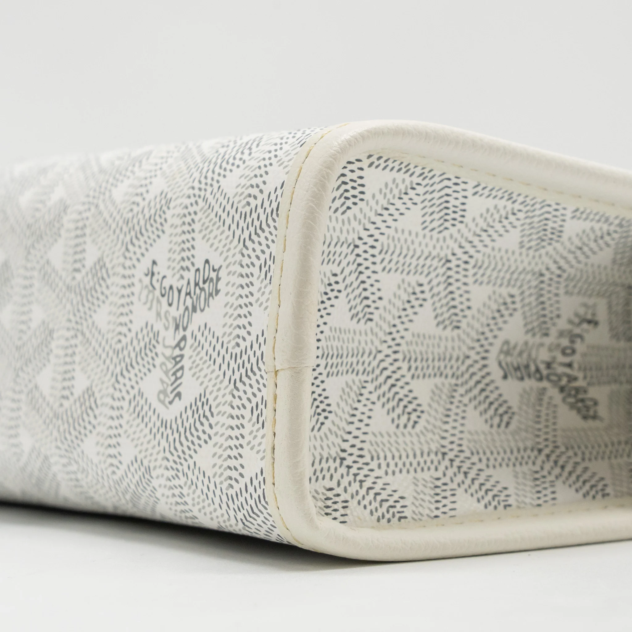 Goyard Jouvence MM Toiletry Bag Goyardine Canvas White SHW - Image 7