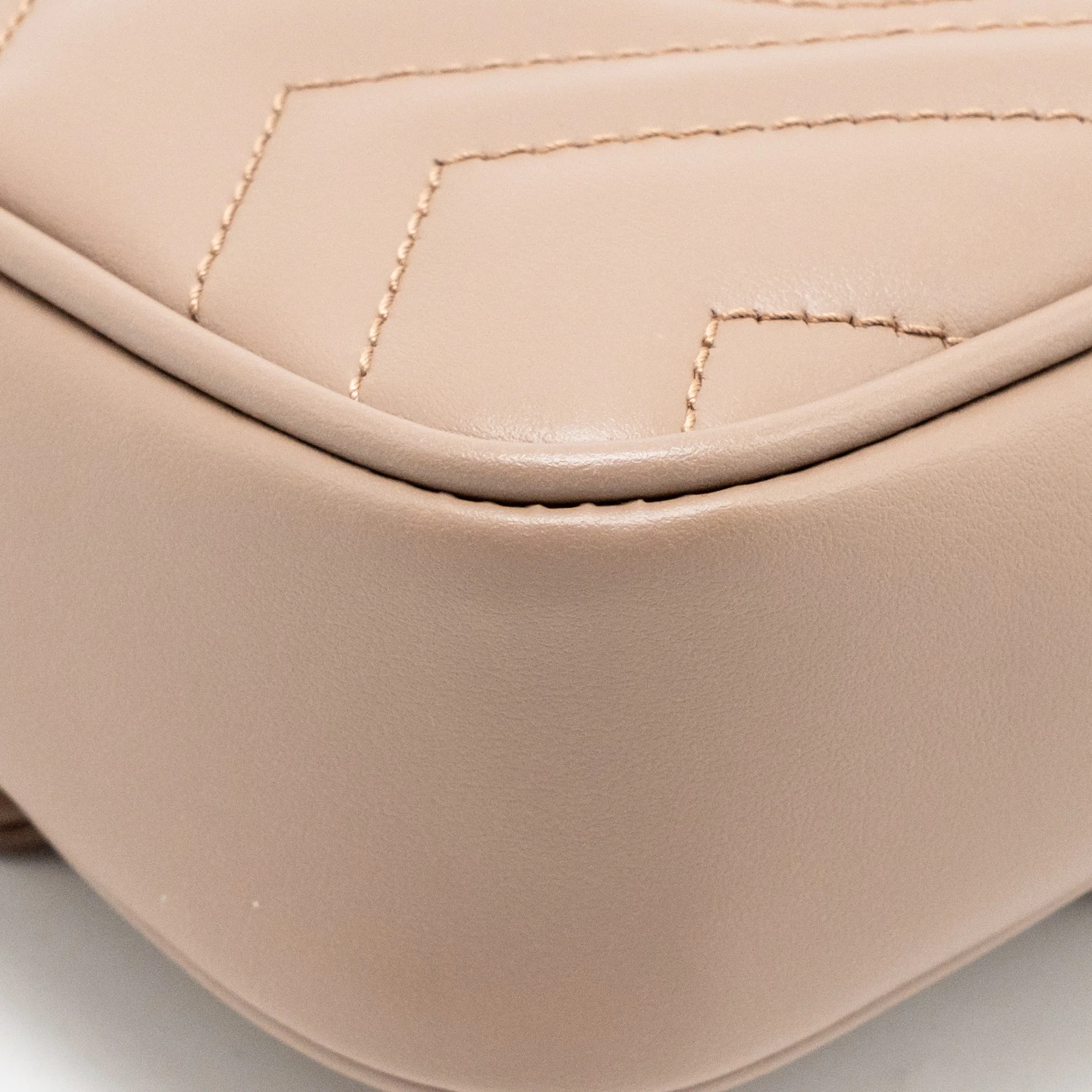 Gucci GG Marmont Mini Bag Chevron Leather Beige GHW - Image 9