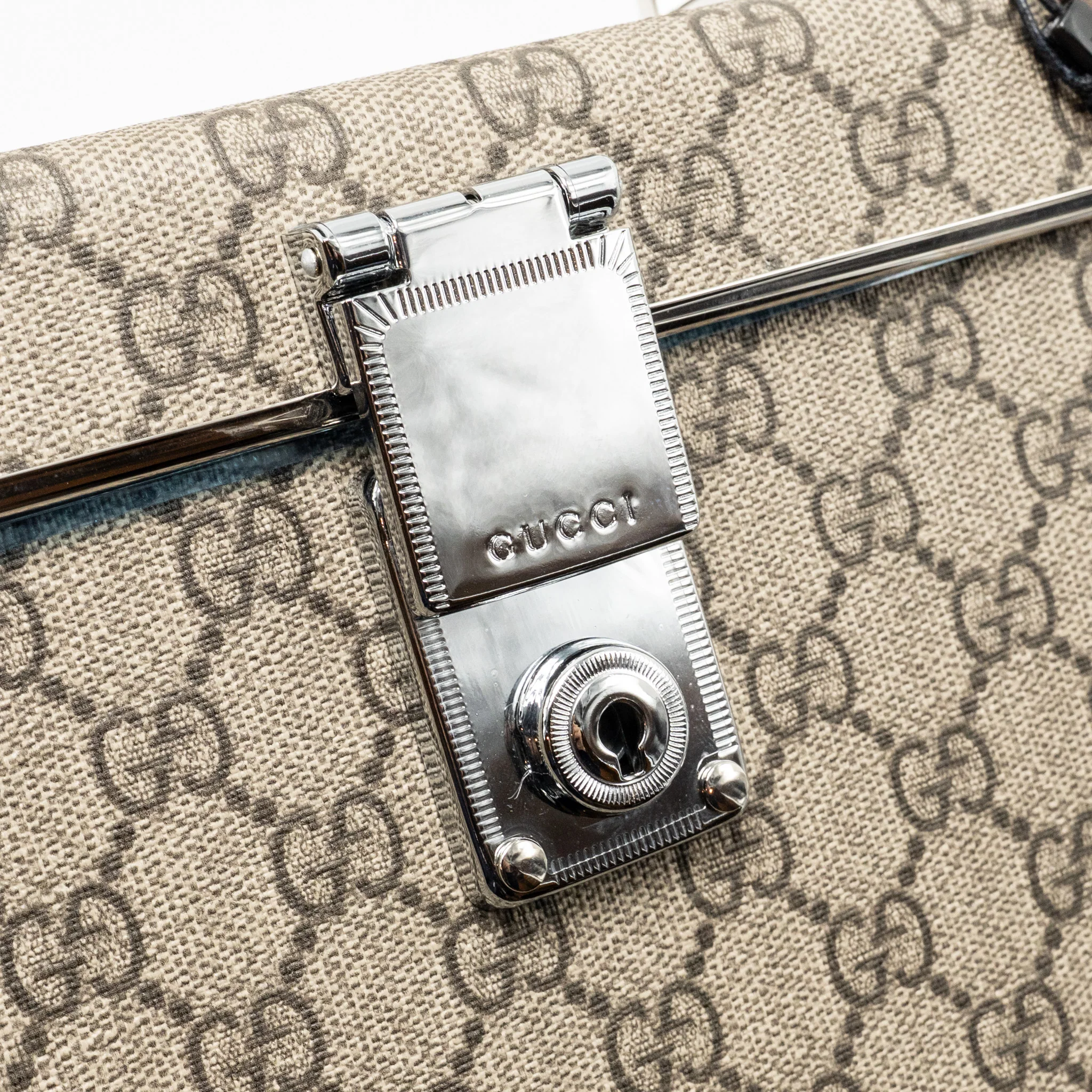 Gucci Globe Trotter GG beauty case canvas brown SHW - Image 12