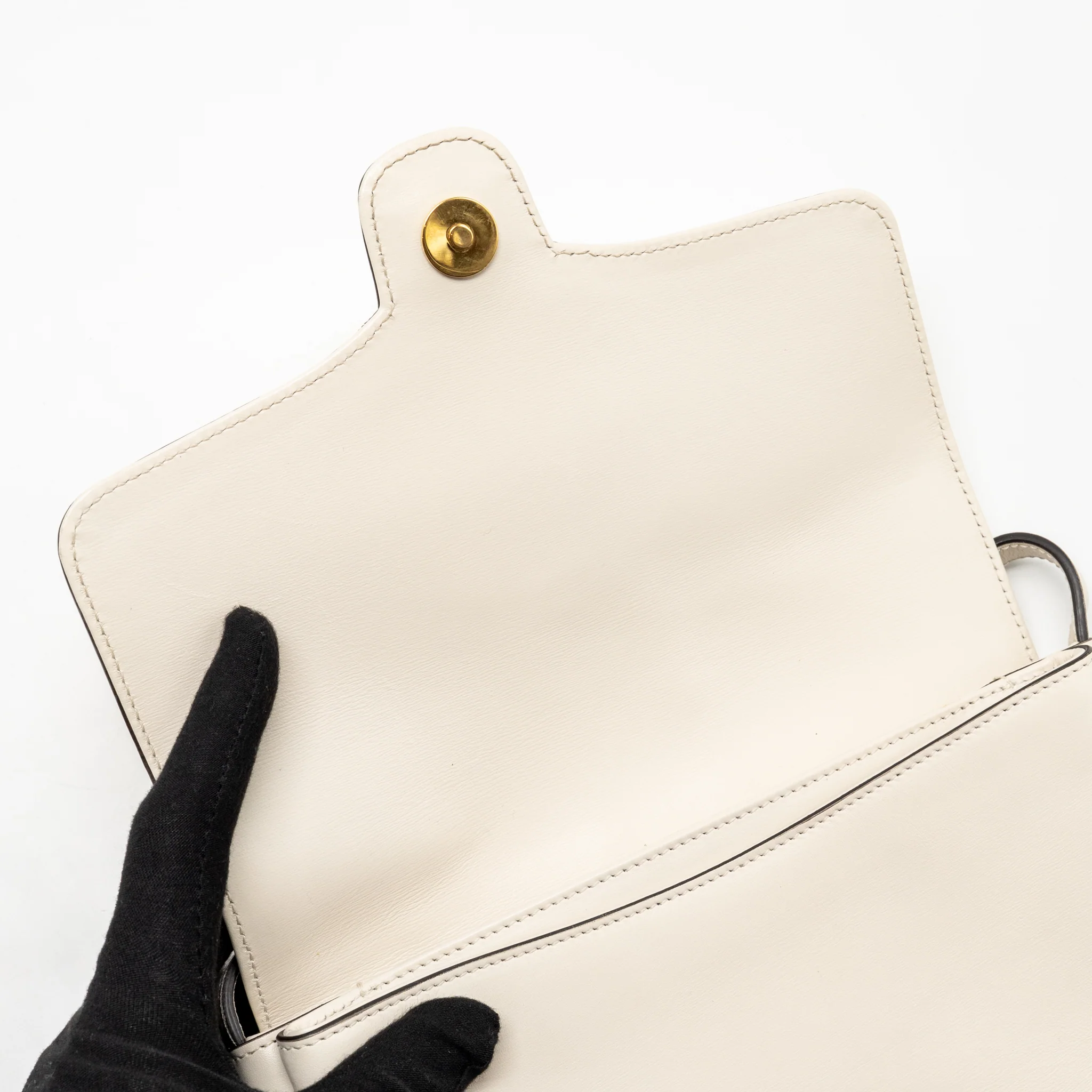 Gucci Small Arli Flap Bag Calfskin White GHW - Image 12