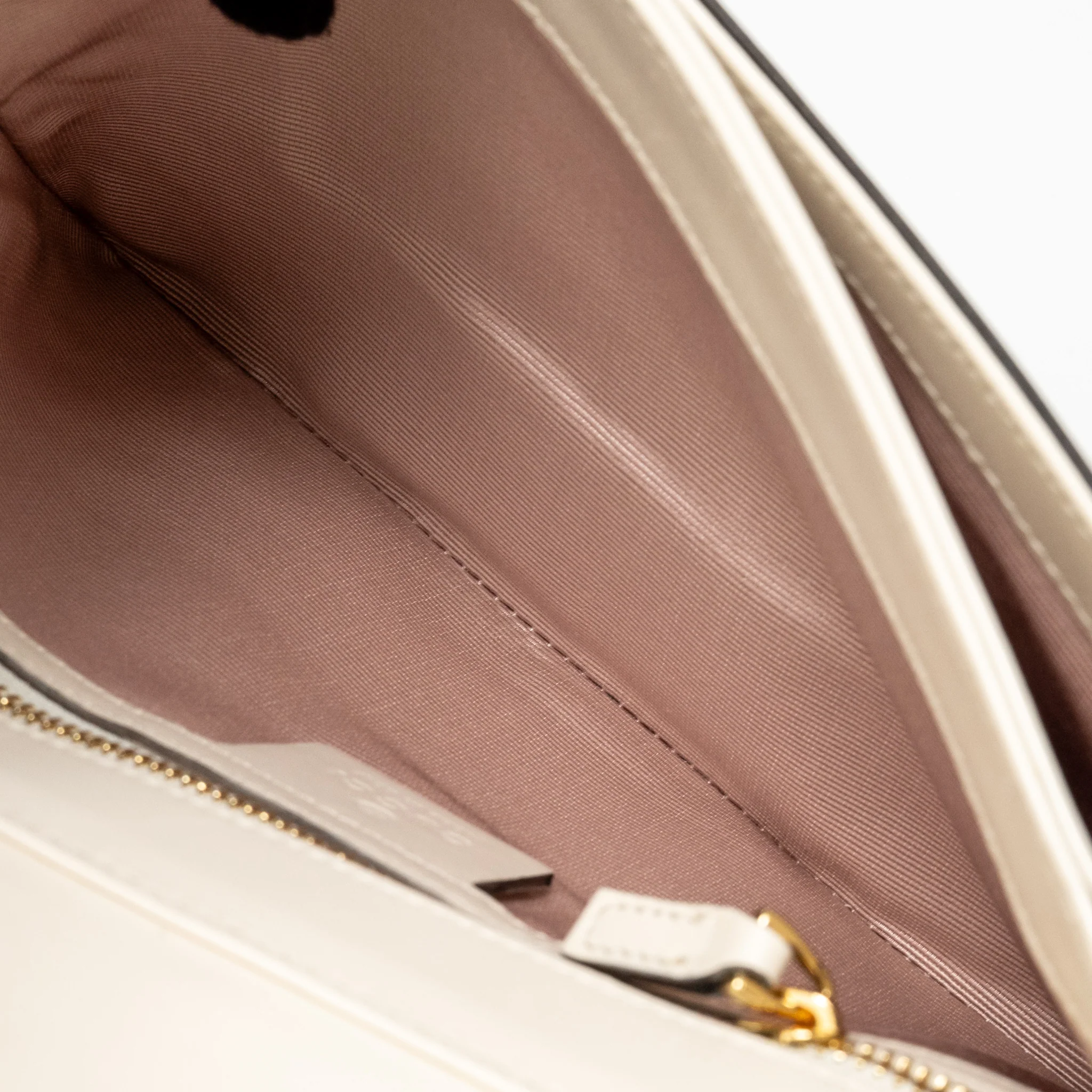 Gucci Small Arli Flap Bag Calfskin White GHW - Image 13