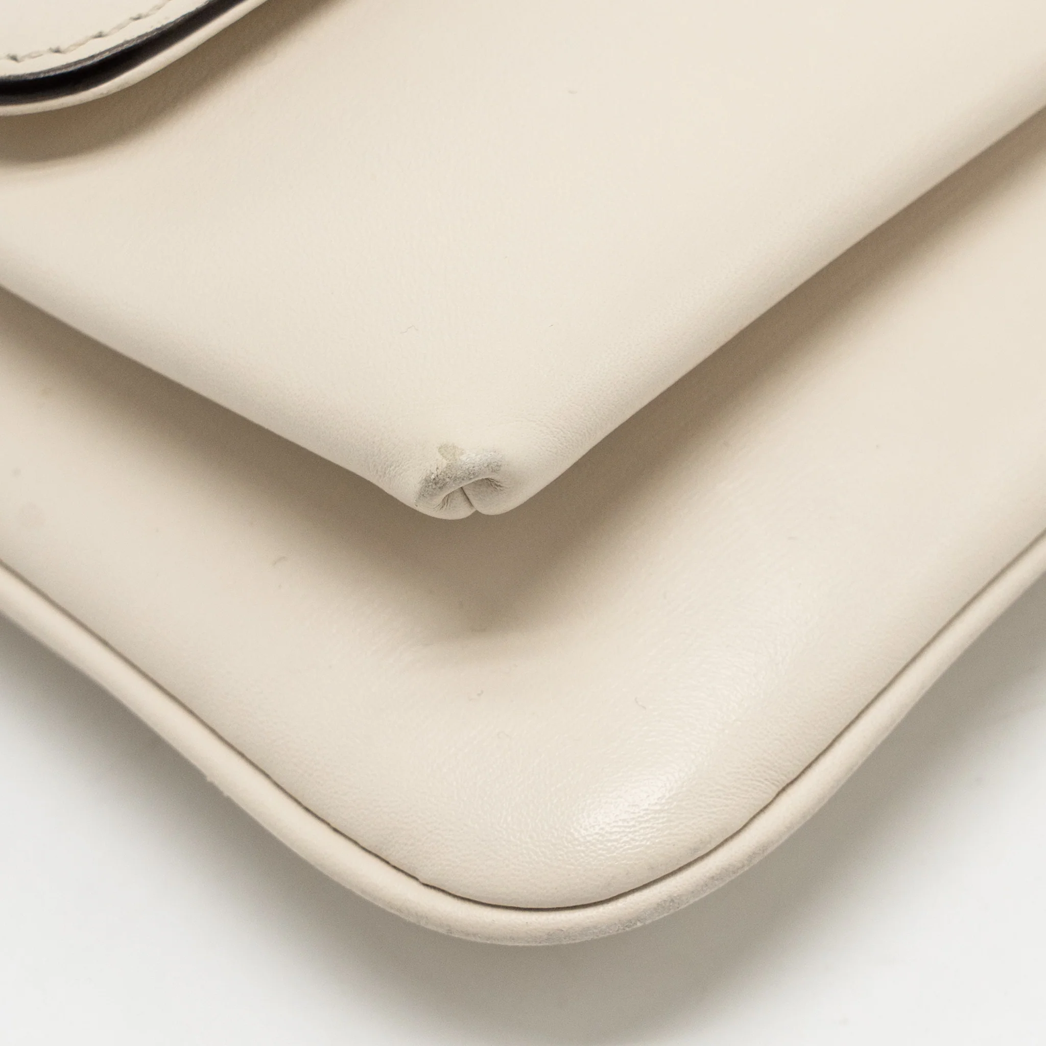 Gucci Small Arli Flap Bag Calfskin White GHW - Image 6