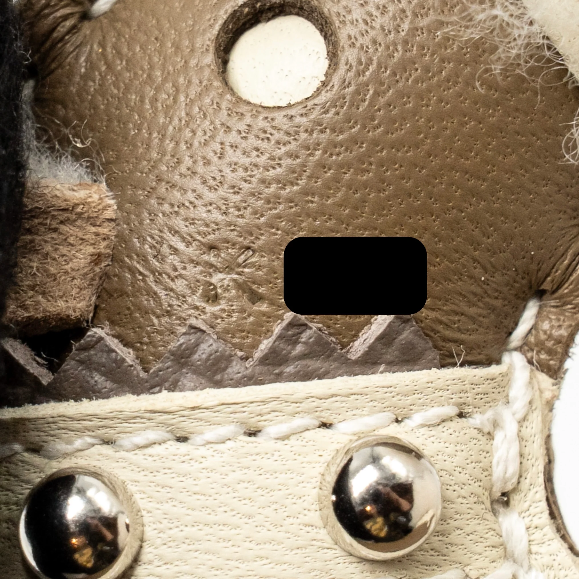 Hermes Budy Apic Bag Charm Wool/Leather Ag Ecru/Etoupe/Craie/Gris Etain Stamp K - Image 4