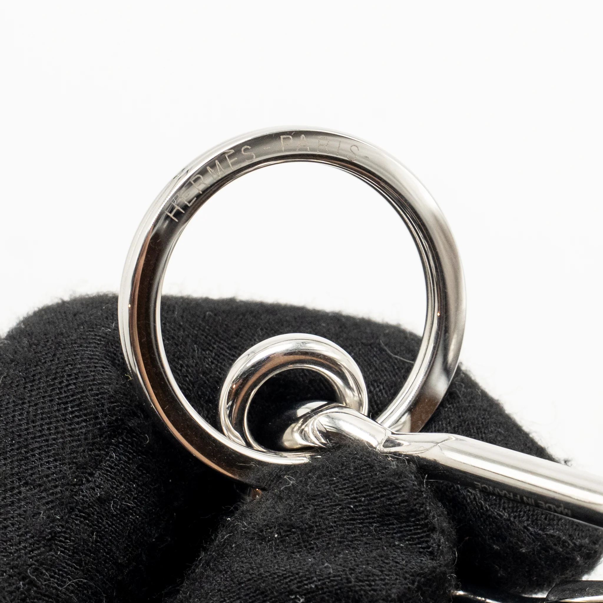 Hermes Cle Cheval Snap Hook Necklace Calfskin/Metal Black SHW - Image 3