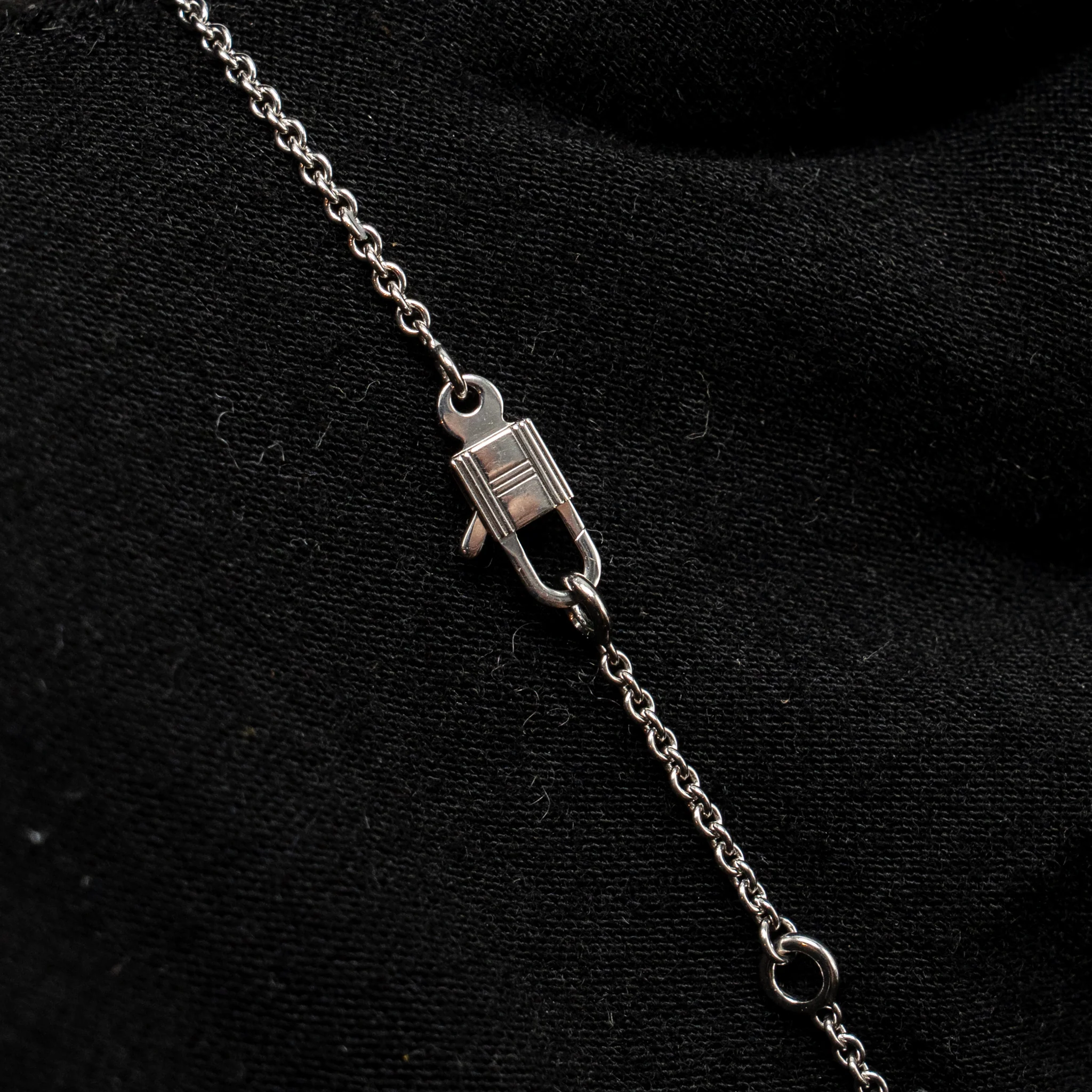 Hermes constance amulette pendant white gold diamonds - Image 5