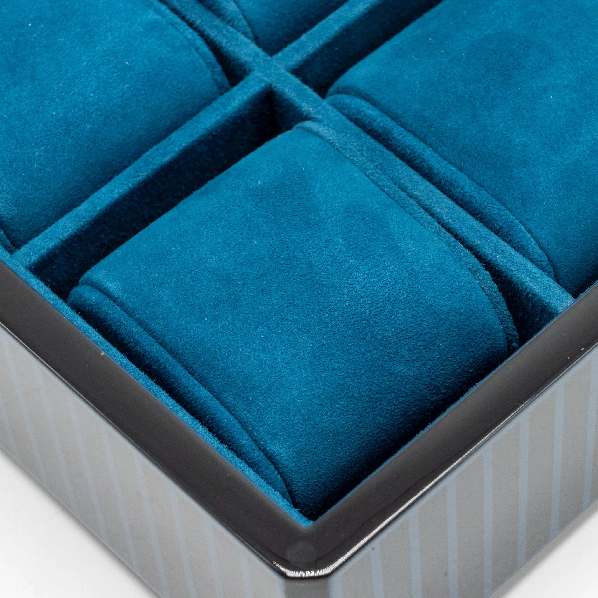 Hermes Facettes Lion Watch Box Lacquered Wood with laser engraving/Velvet Lambskin Blue Ocean - Image 6