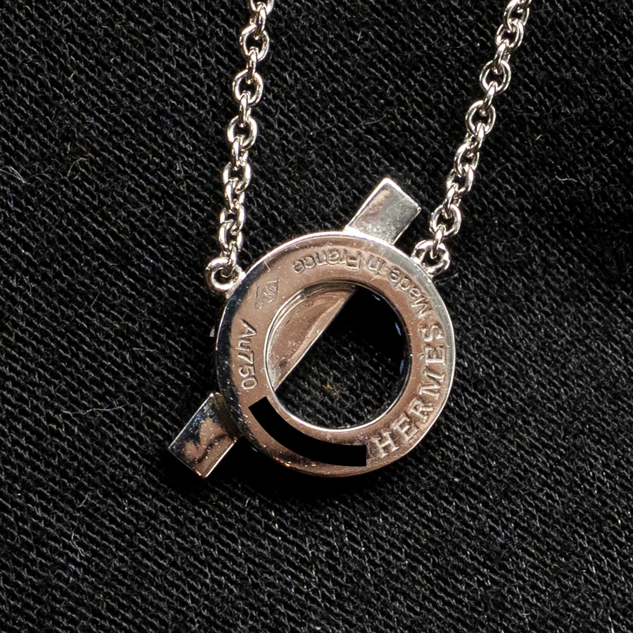 Hermes Finesse Pendant White Gold, Saphires Blue - Image 4