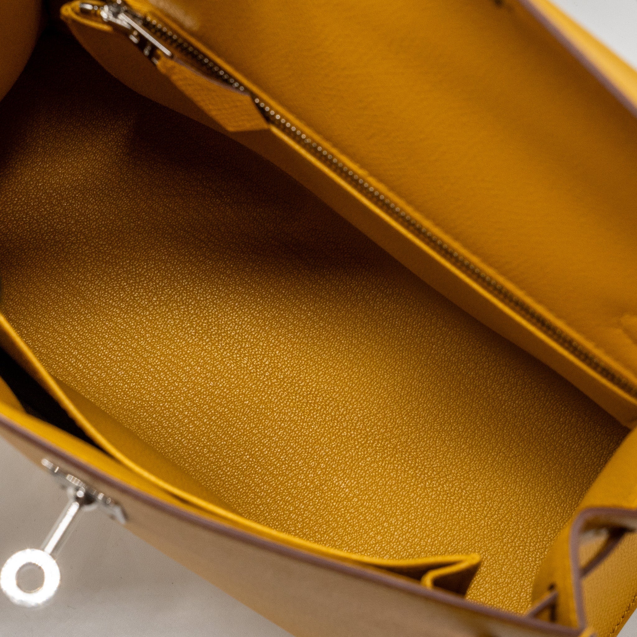 Hermes Kelly 25 Epsom 9D Jaune Amber SHW Stamp Y - Image 16
