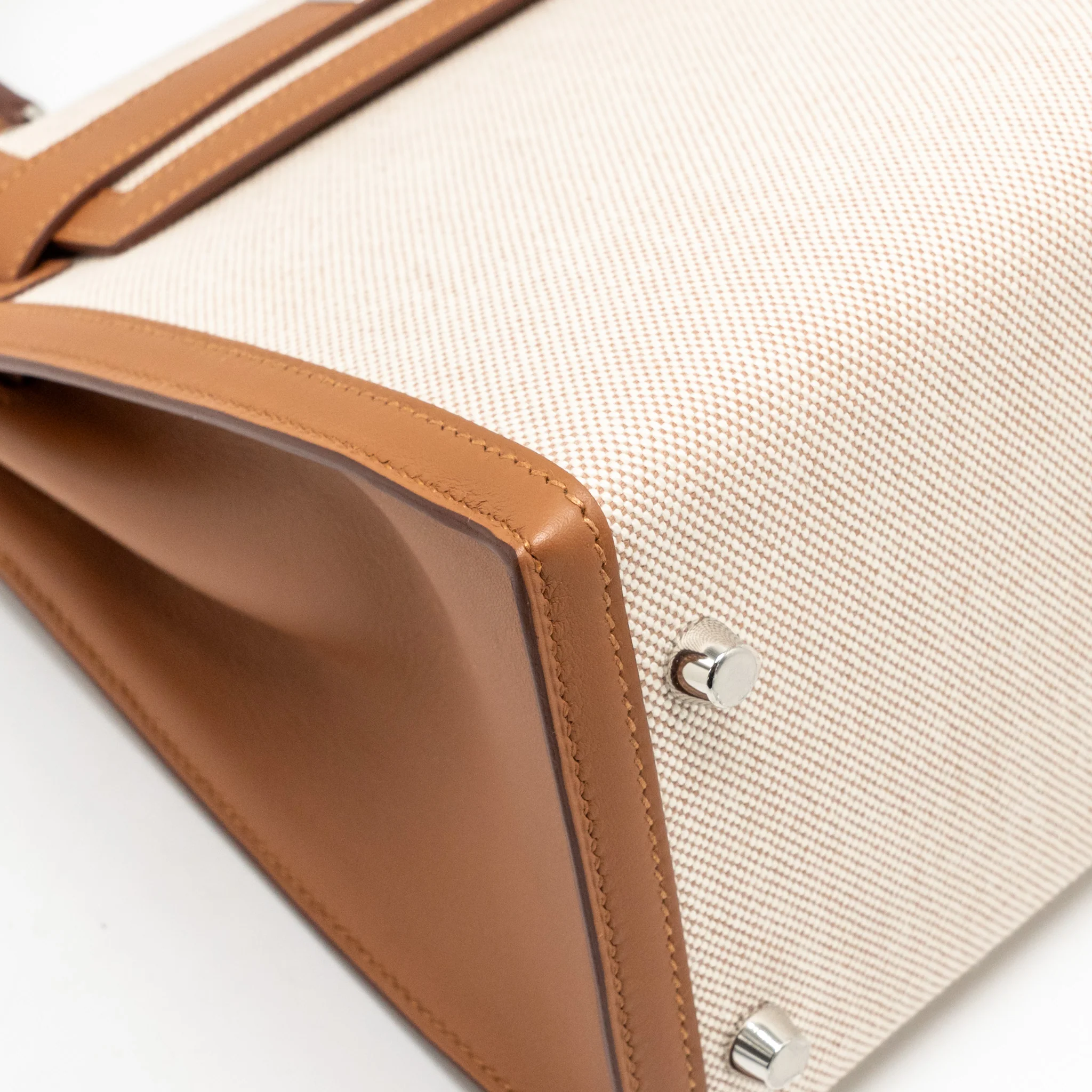 Hermes Kelly 28 Toile H/Swift Ecru/Gold SHW Stamp B - Image 9