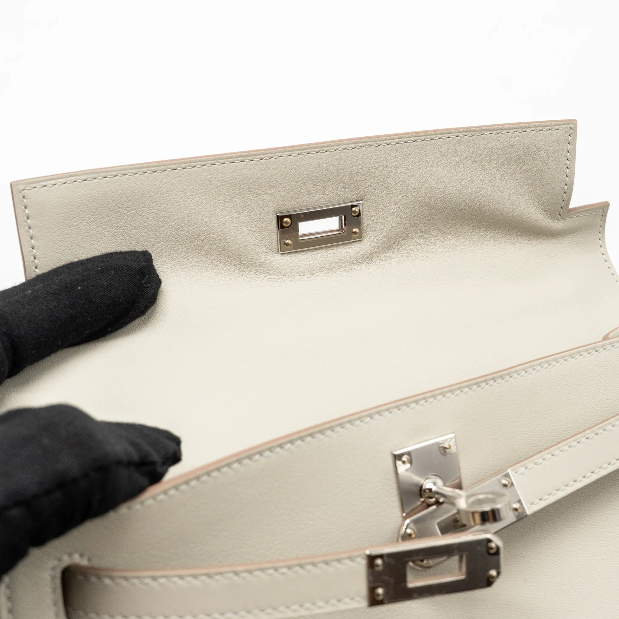 Hermes Kelly Pochette swift gris perle SHW stamp K - Image 16