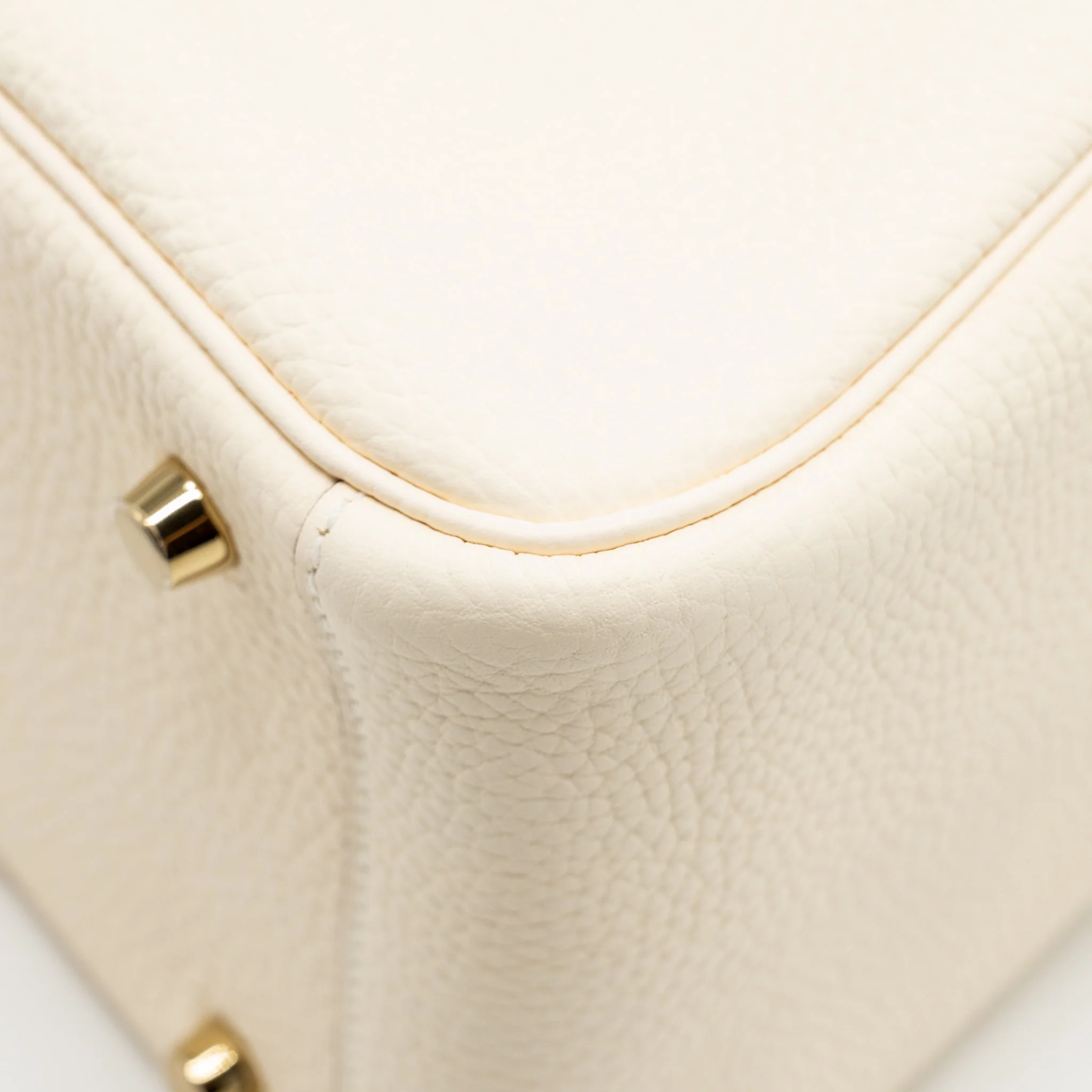 HERMES Lindy 26 Clemence Nata GHW Stamp W - Image 9