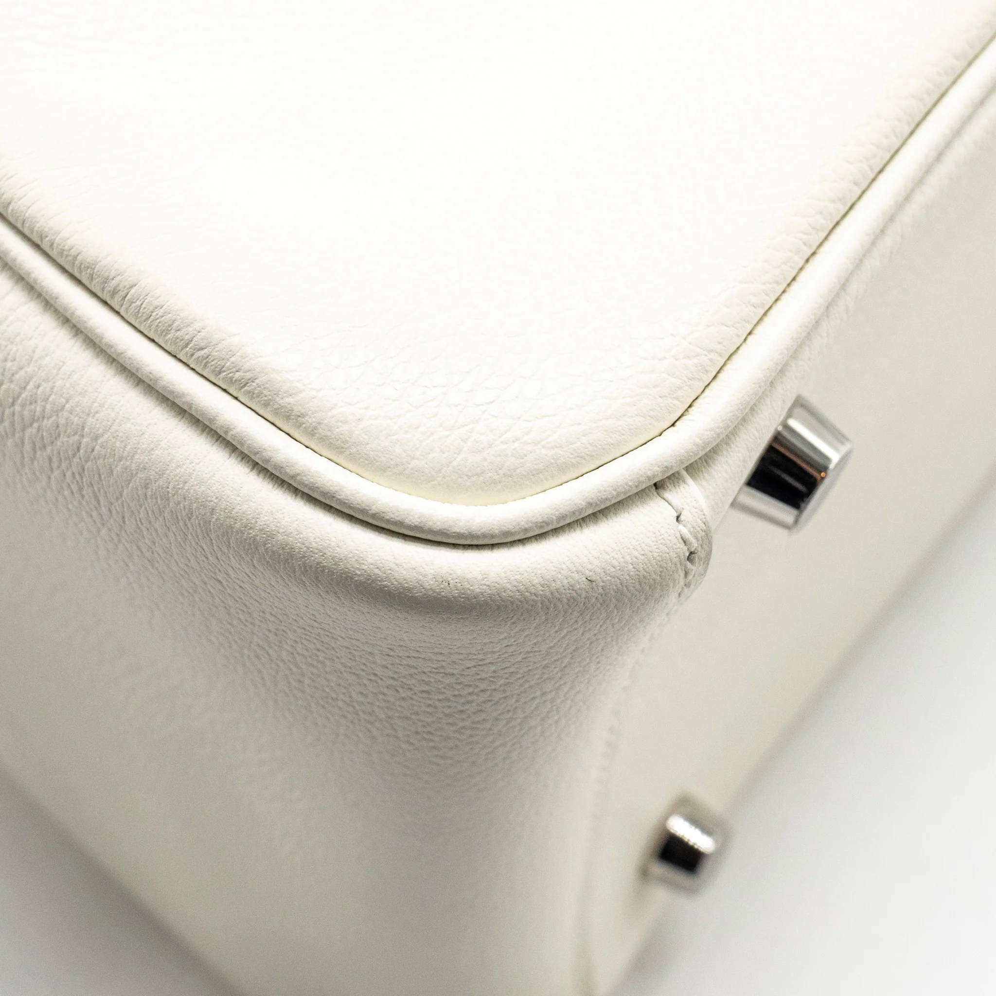 Hermes Lindy26 Evercolor Blanc SHW Stamp Z - Image 10