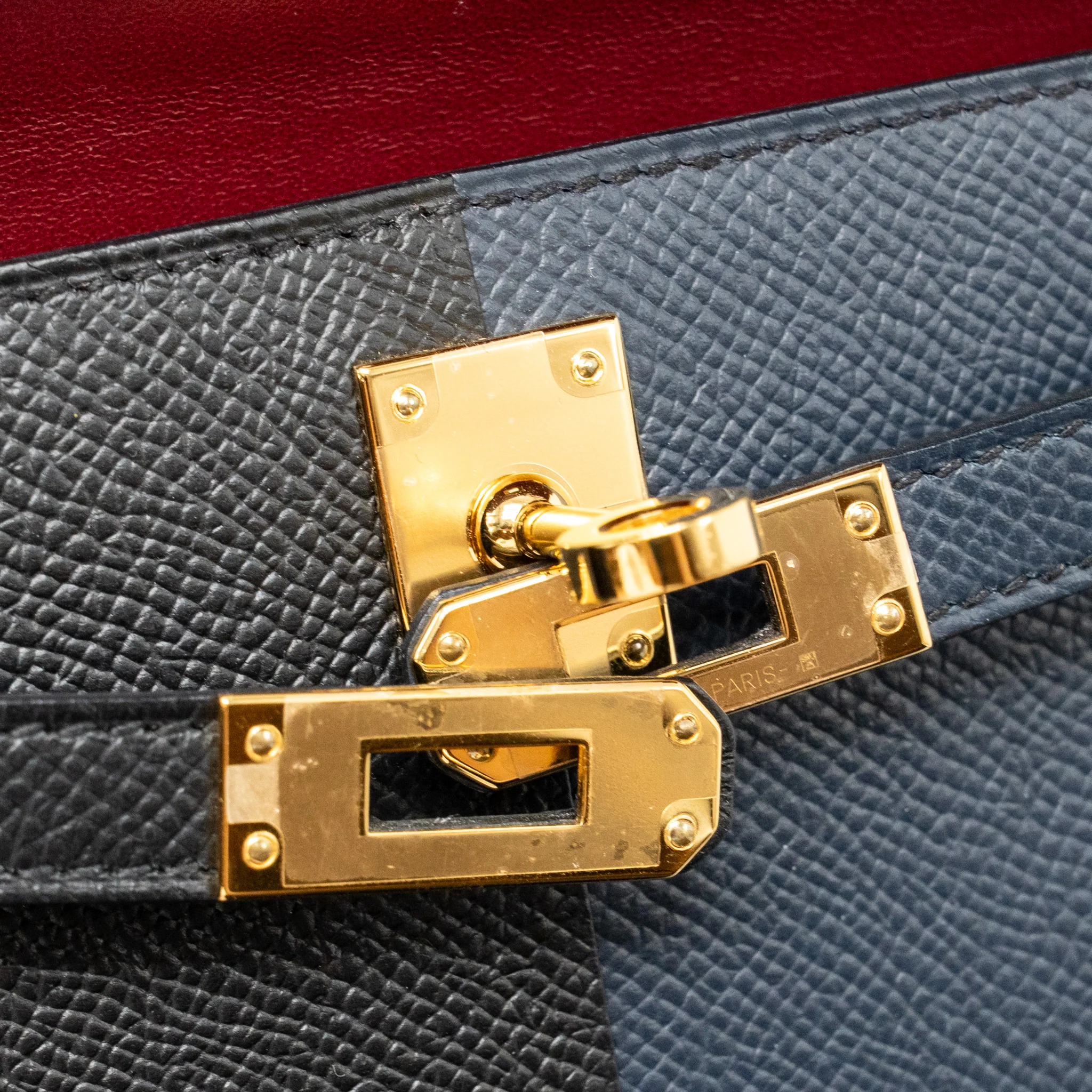 Hermes Mini Kelly II Casaque Epsom Bleu Indigo/Noir/Rouge Grenat GHW Stamp Z - Image 15