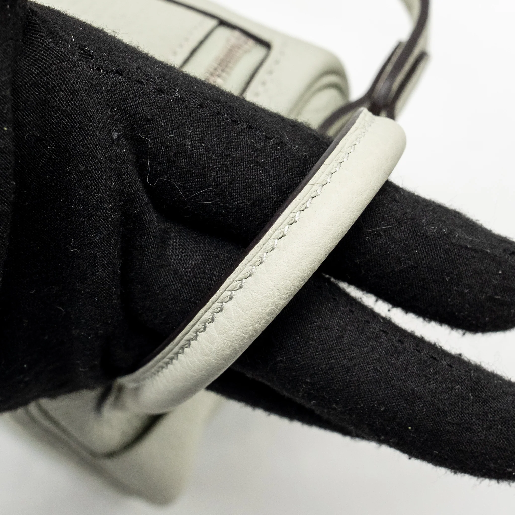 Hermes Mini Lindy Clemence Gris Neve SHW stamp B - Image 12