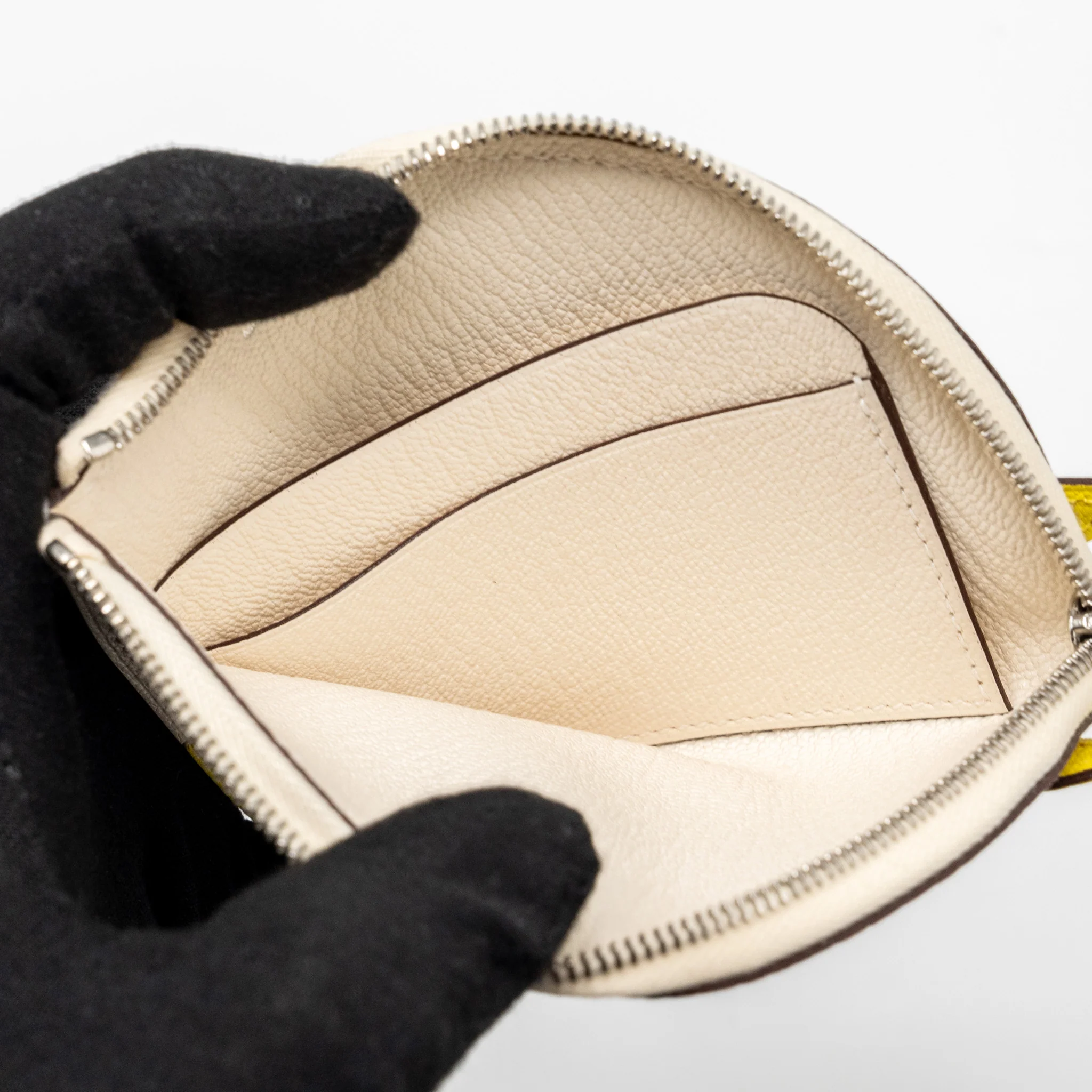 Hermes Paddock Change Purse Chevre Mysore Nata/Jaune Citron SHW stamp - Image 7