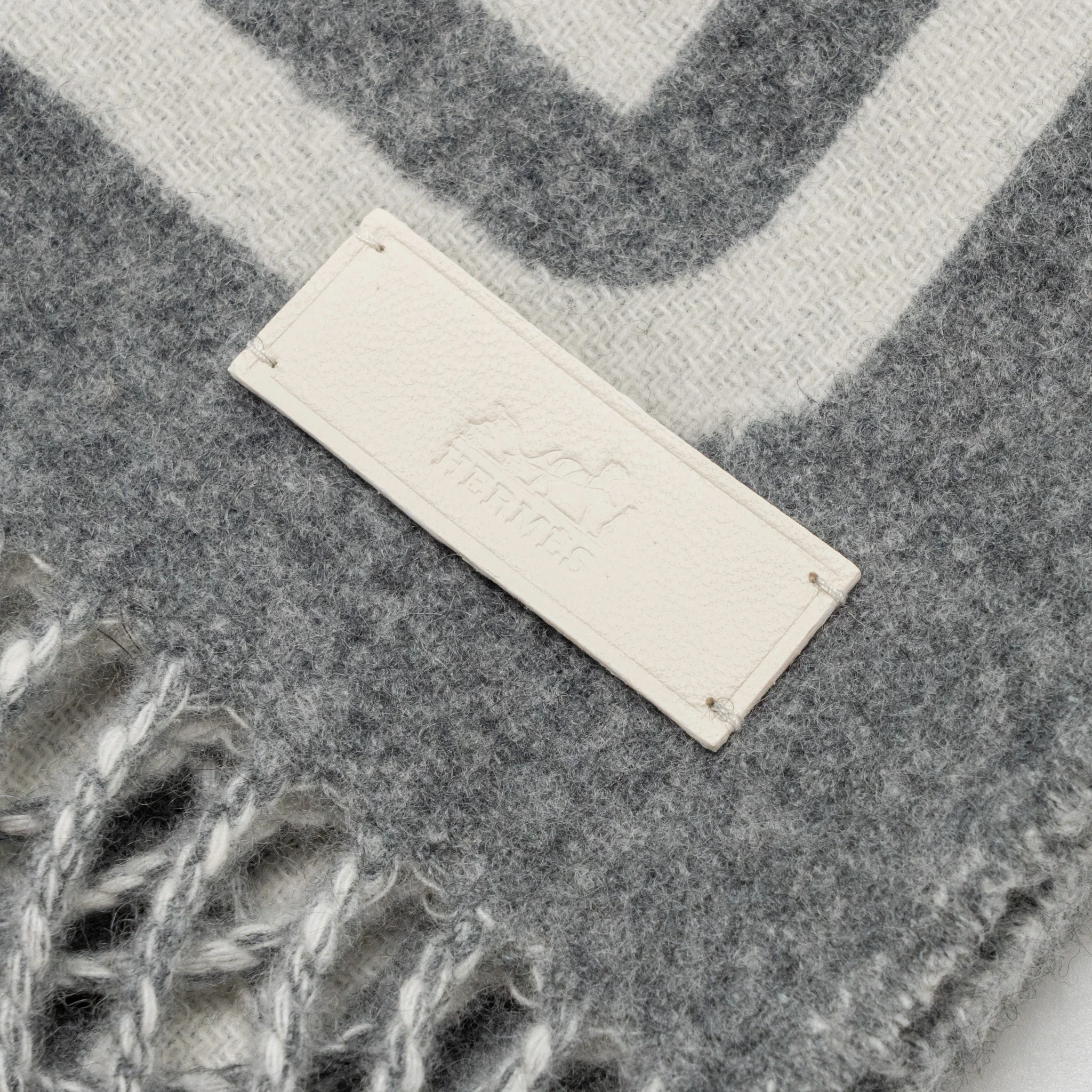 Hermes petite Casaque coaching scarf ivorie / gris flanelle - Image 3