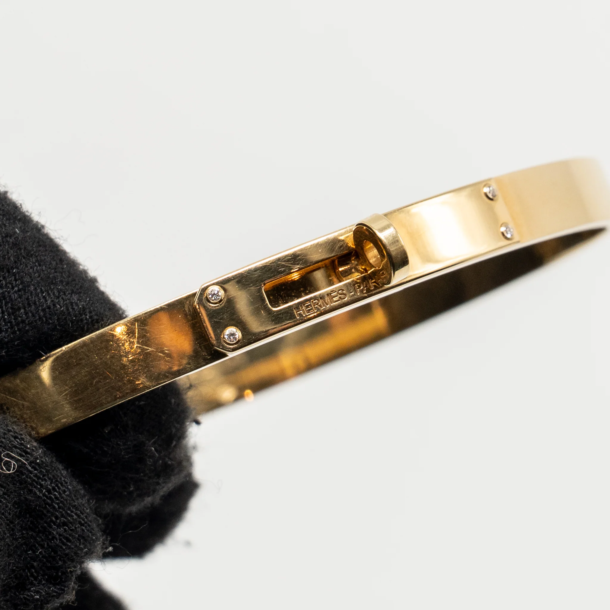 Hermes Size LG kelly bracelet small model yellow gold, 4 diamonds - Image 5