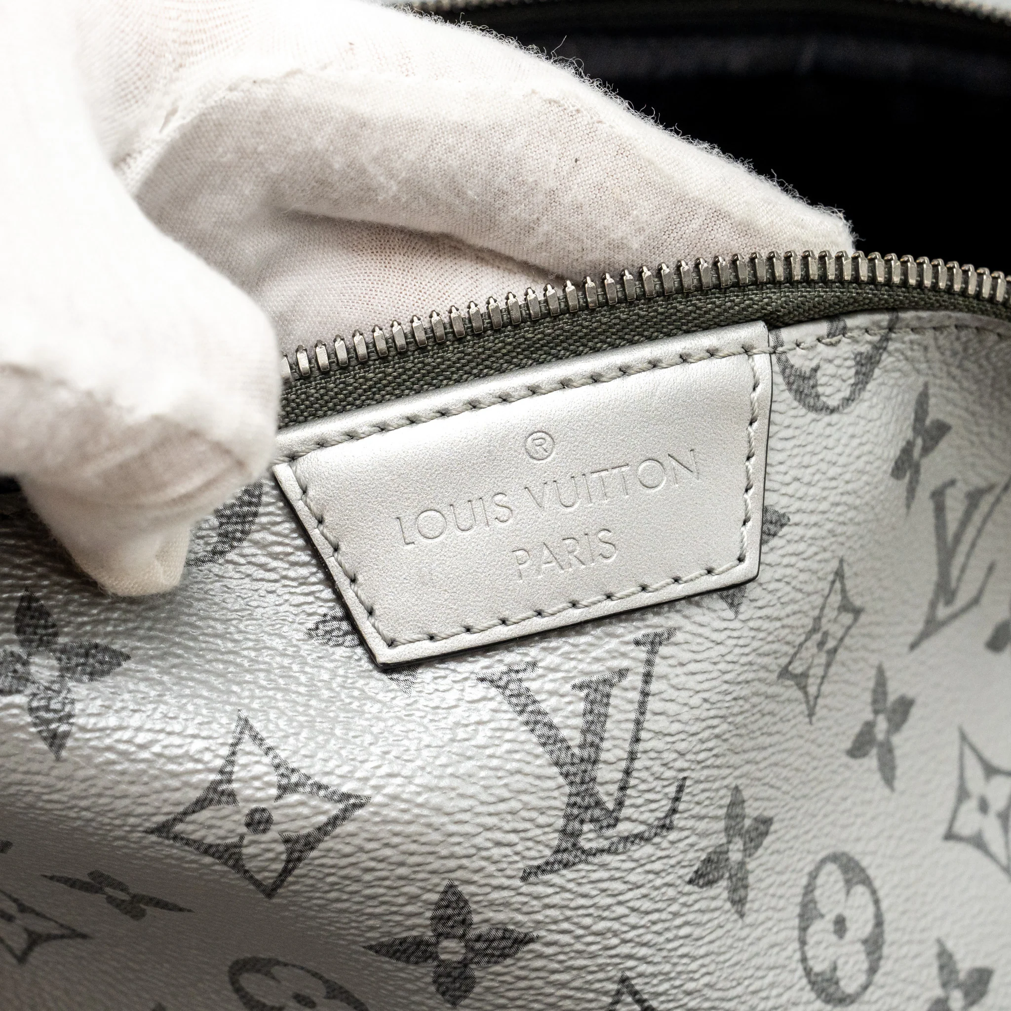 Louis Vuitton backpack Apollo monogram canvas silver / black SHW - Image 12