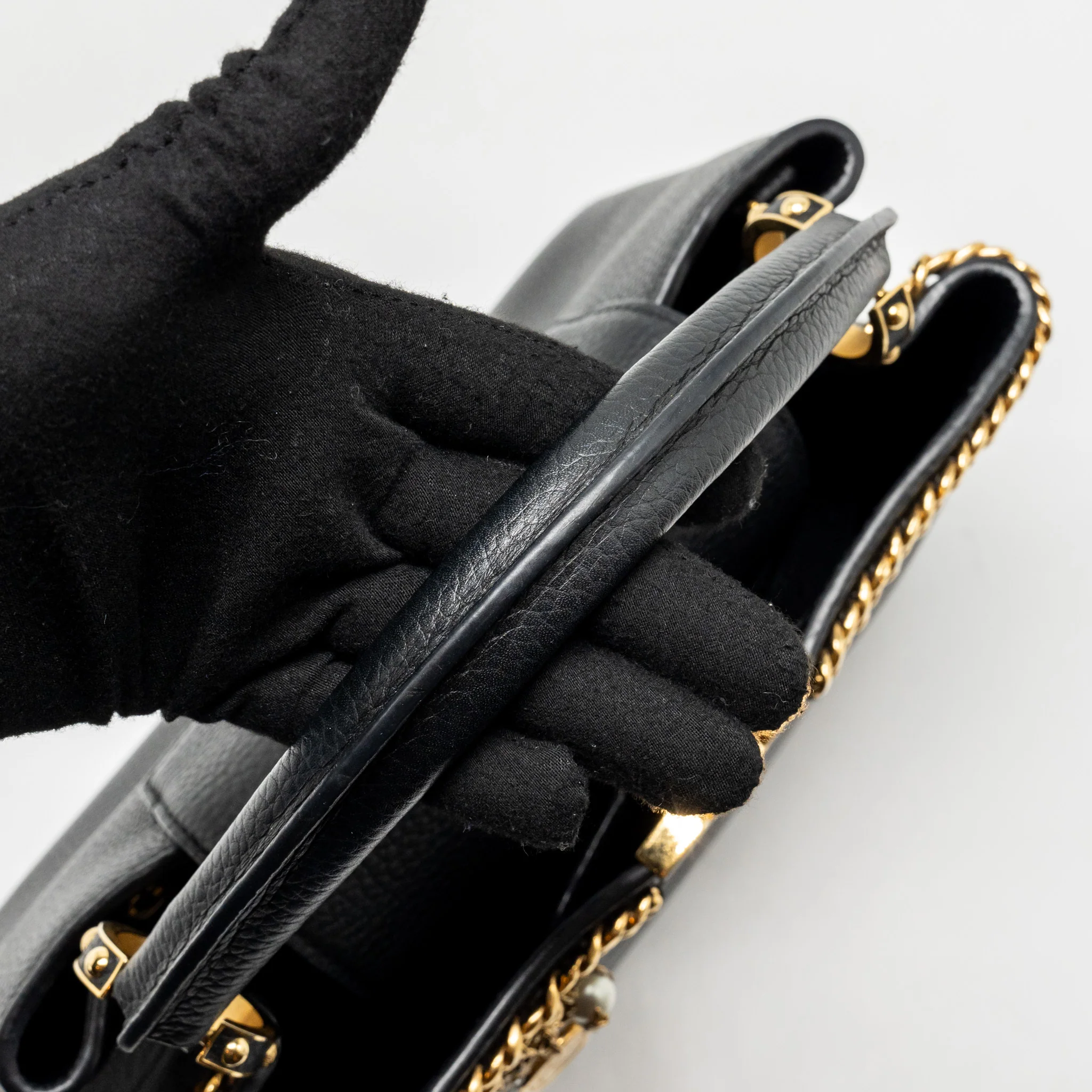 Louis Vuitton Capucines MM Calfskin black GHW - Image 11