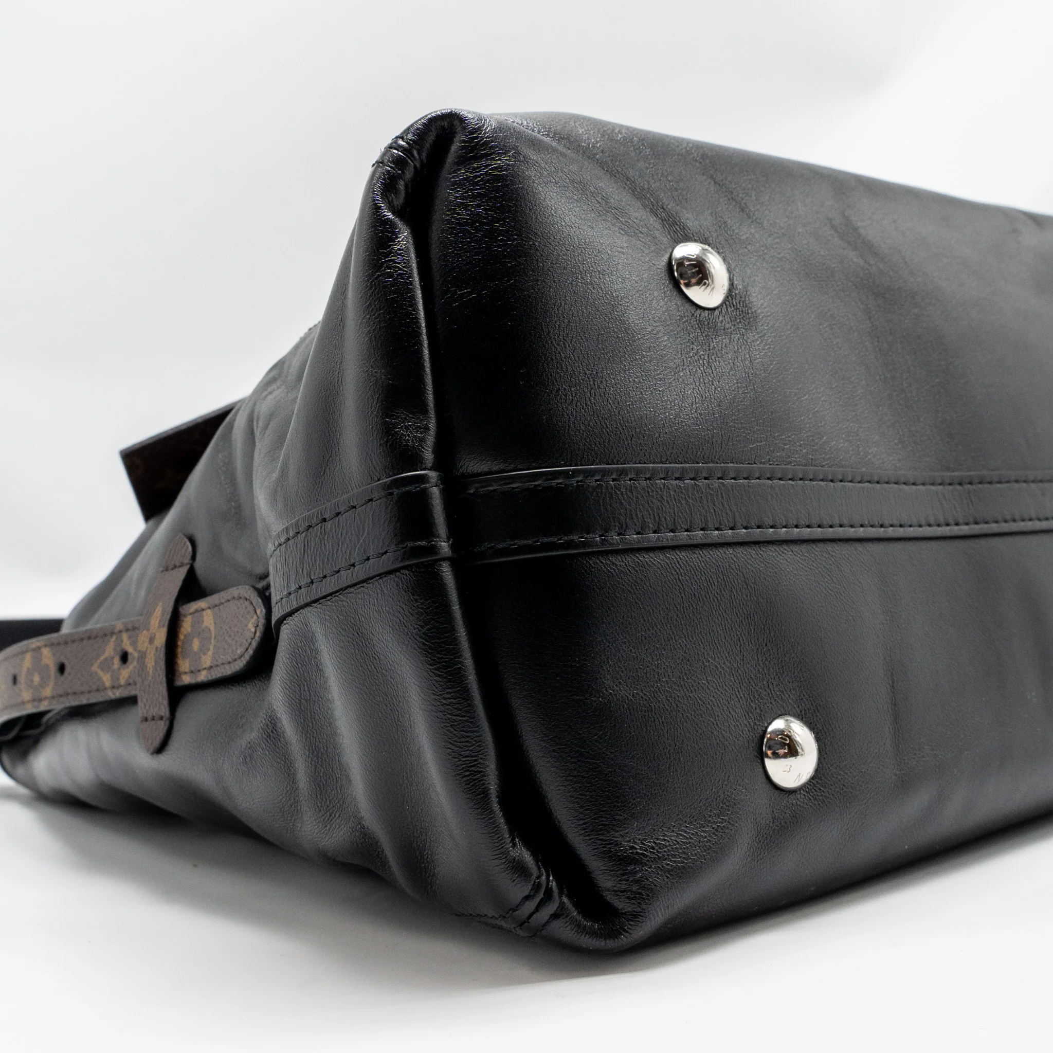 Louis Vuitton Carryall Vibe MM Lambskin/Monogram Canvas Black SHW - Image 6