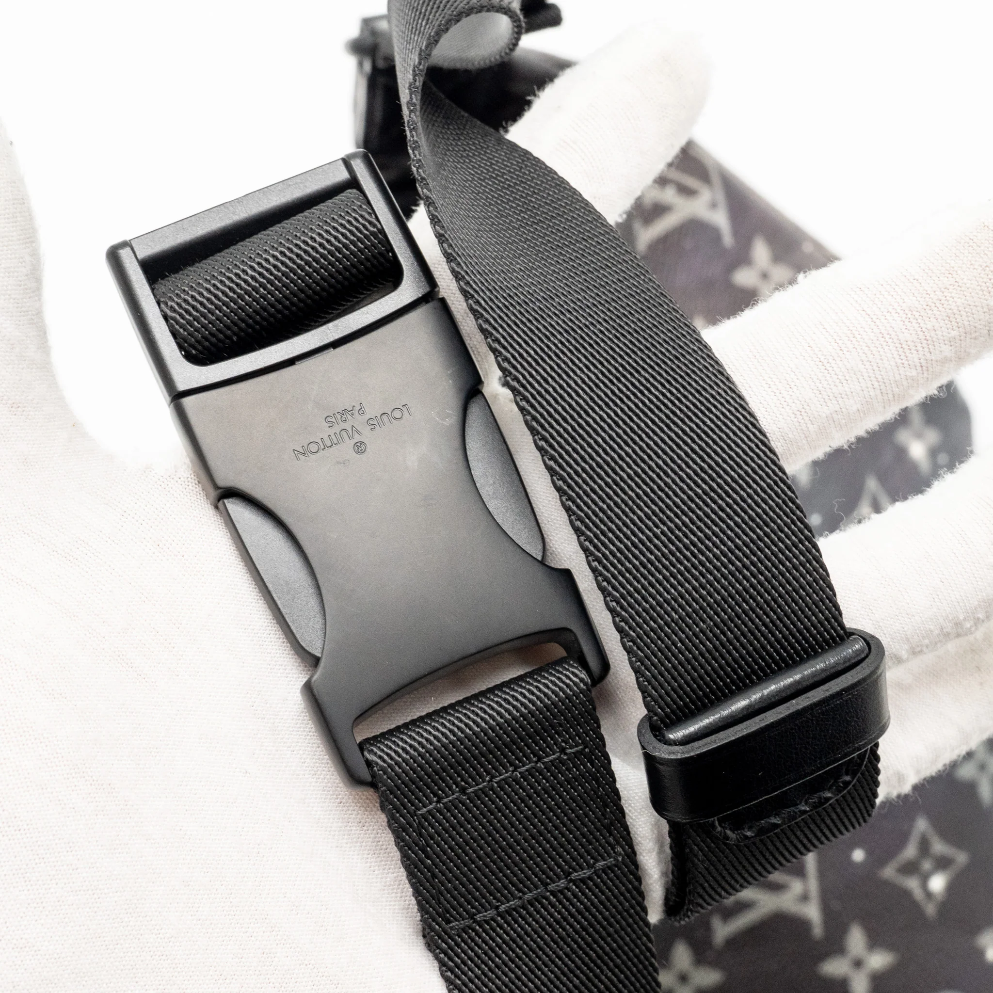 Louis Vuitton Discovery Bum Bag Monogram Black/ Silver Black Hardware - Image 12