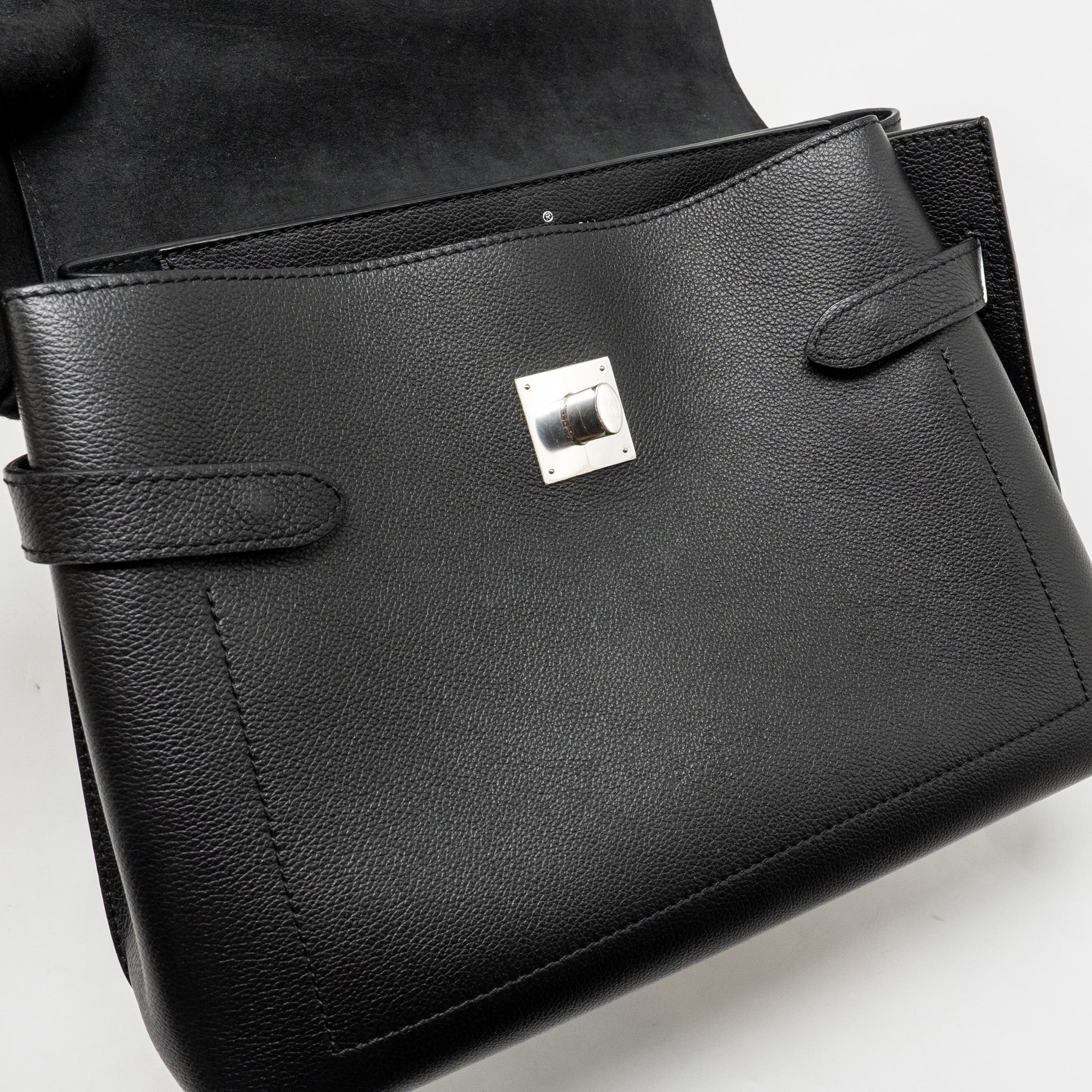 Louis Vuitton Lockme Ever MM Grained Calfskin Black SHW - Image 13