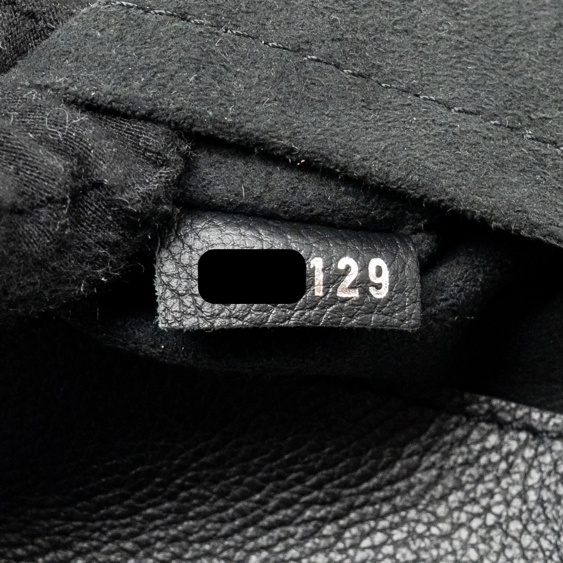 Louis Vuitton Lockme Ever MM Grained Calfskin Black SHW - Image 17