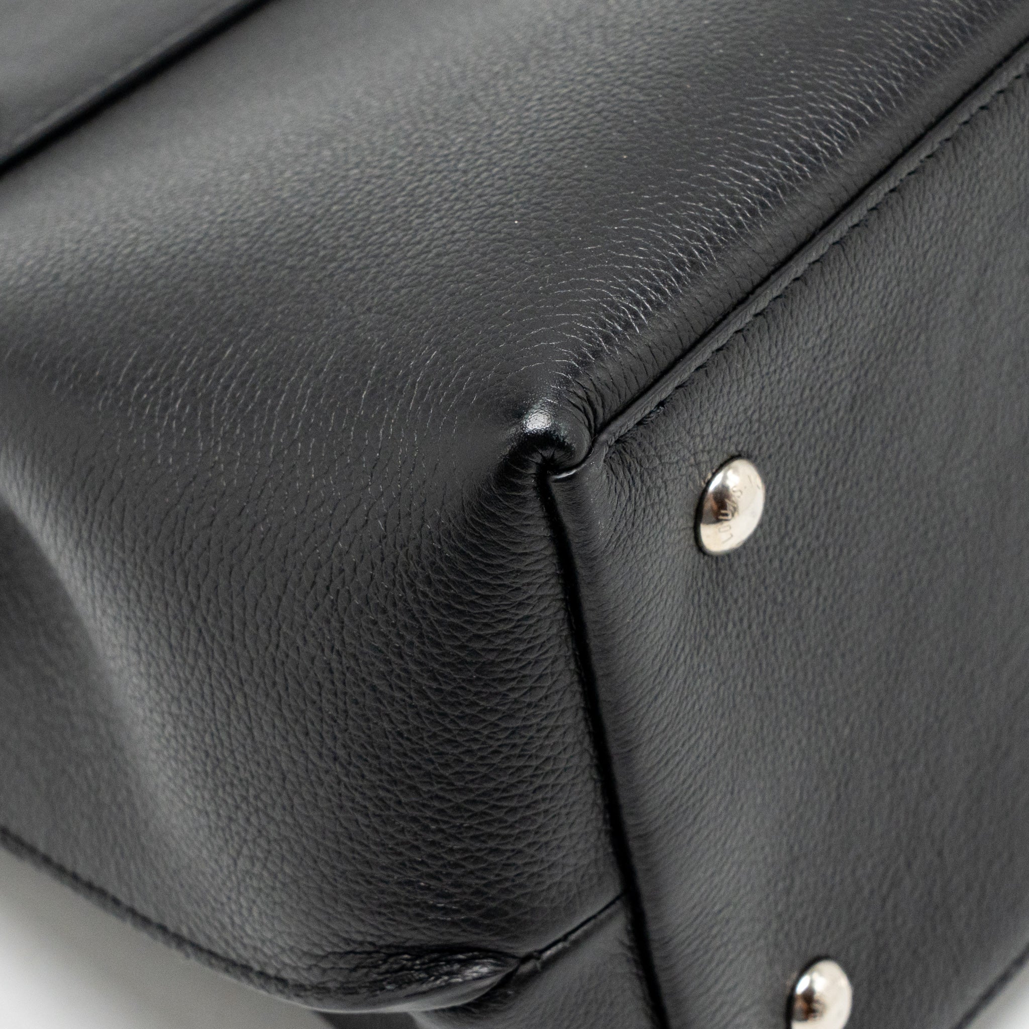 Louis Vuitton Lockme Ever MM Grained Calfskin Black SHW - Image 9