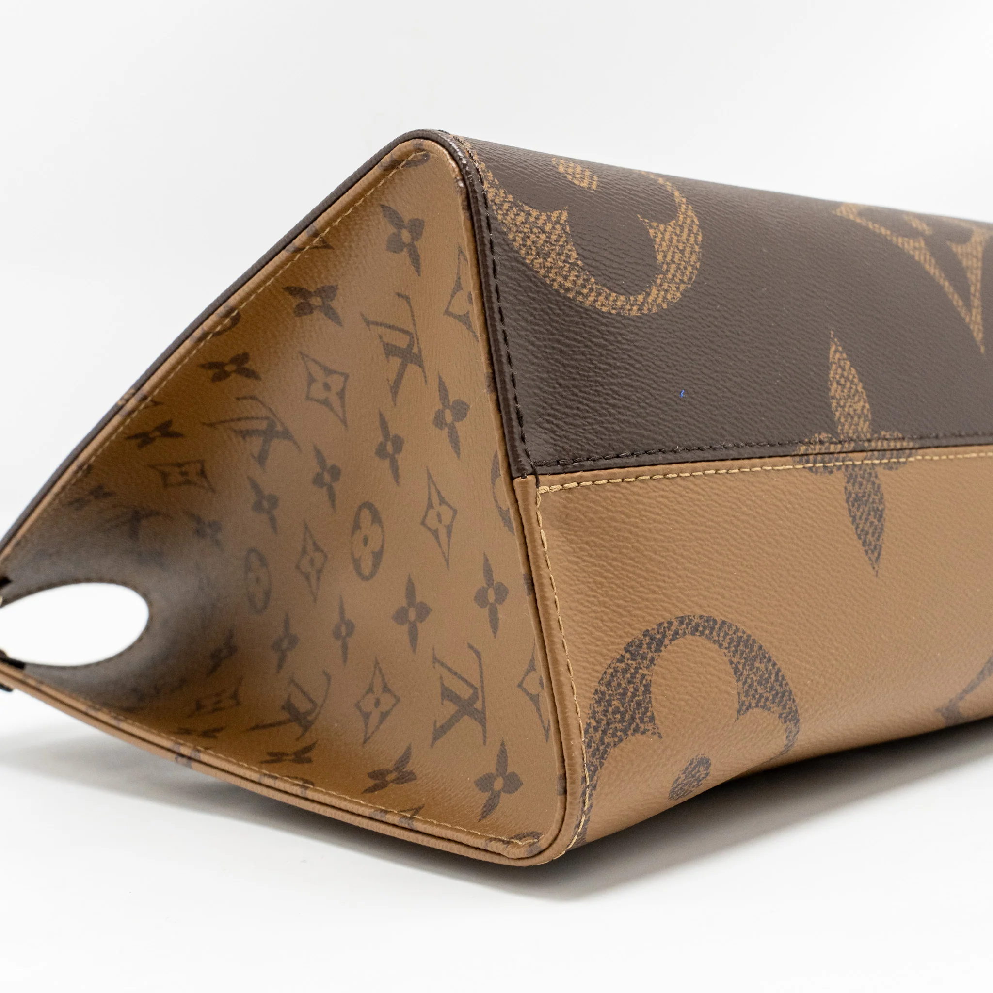 Louis Vuitton Onthego MM Monogram Canvas GHW - Image 6