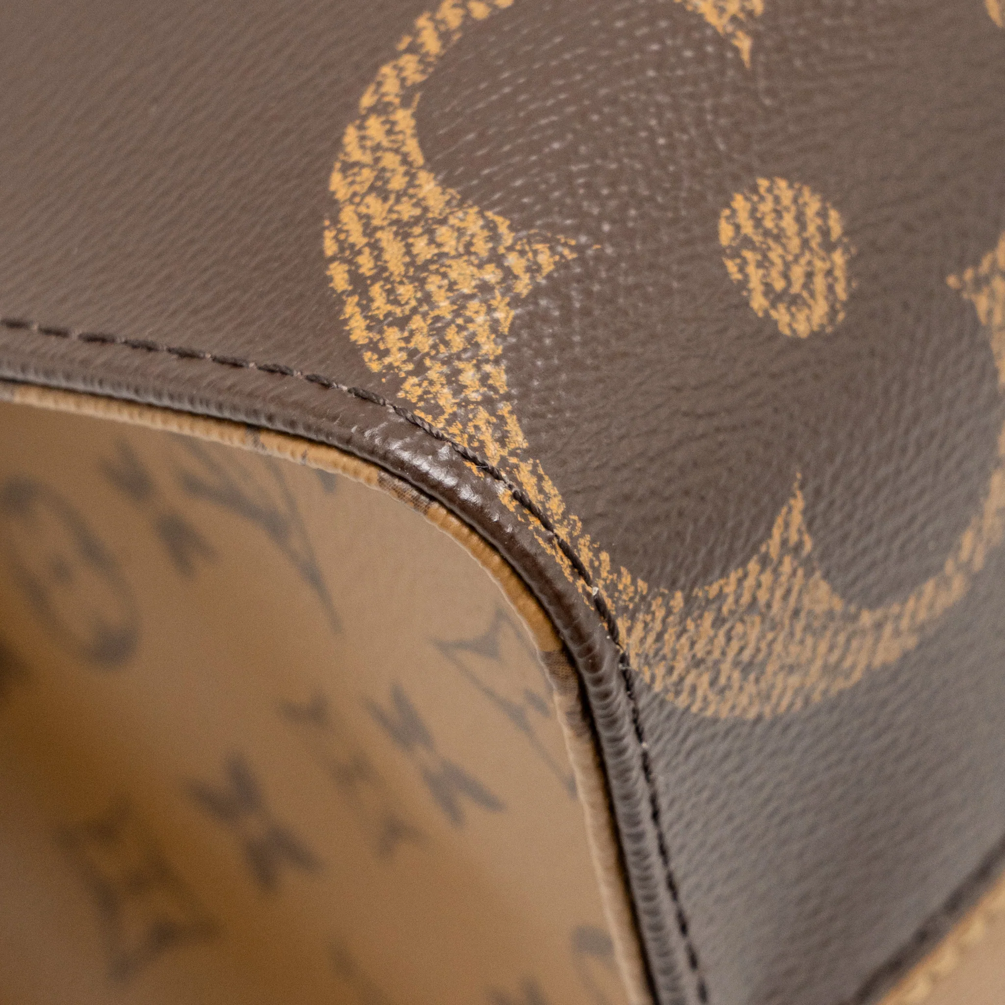 Louis Vuitton Onthego MM Monogram Canvas GHW - Image 8