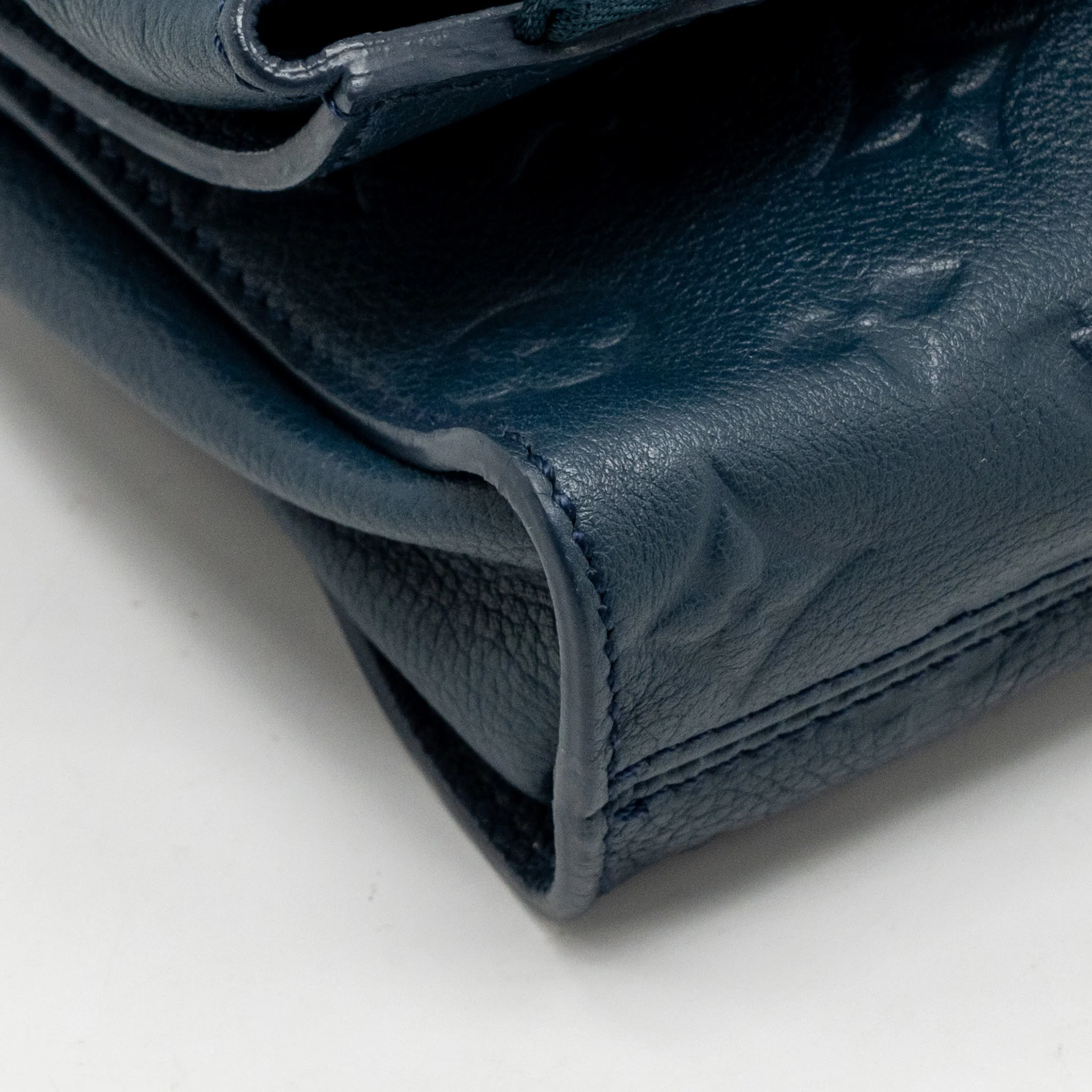 Louis Vuitton Petillante Clutch Monogram Empreinte Leather Dark Blue GHW - Image 11
