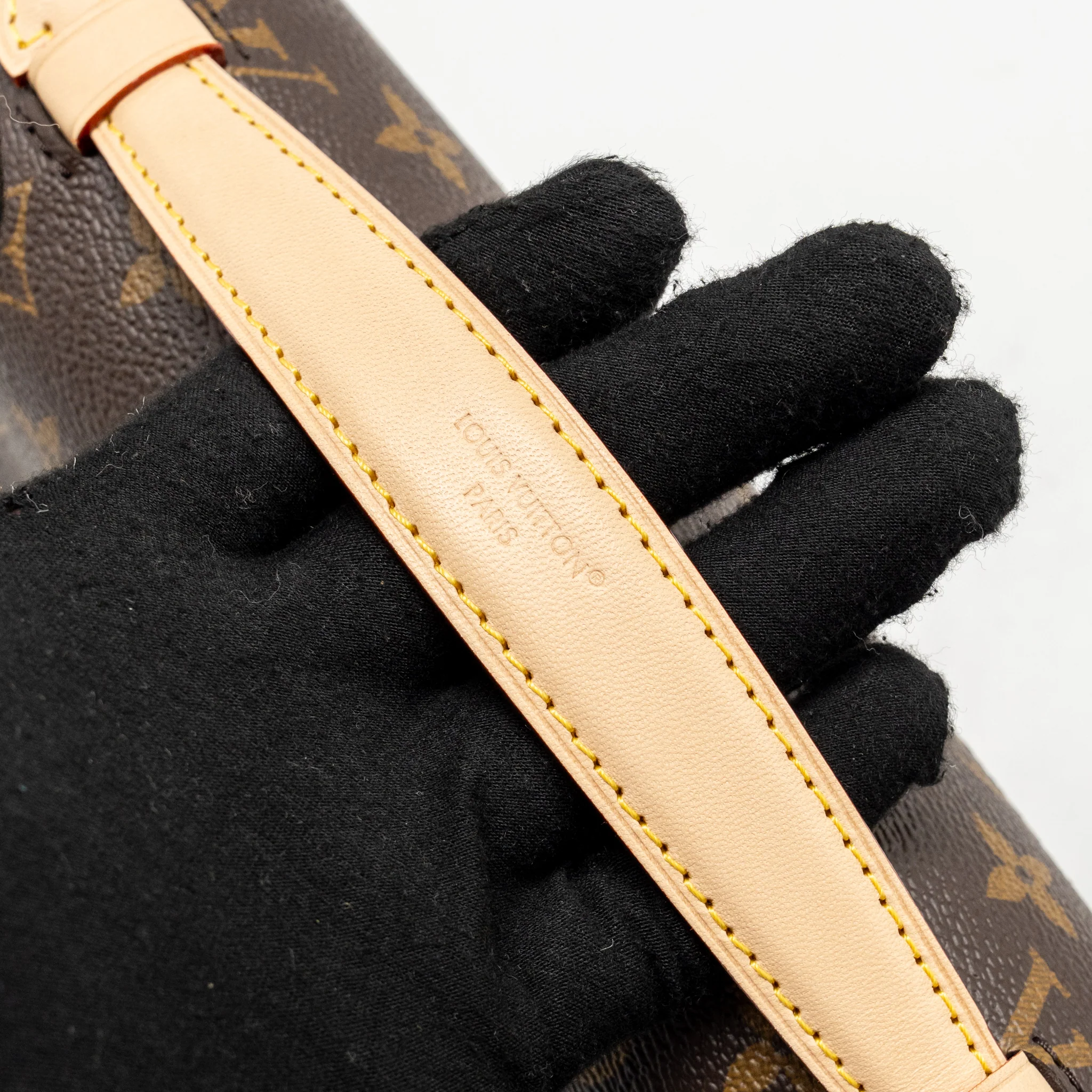 Louis Vuitton Pochette Metis Monogram Canvas GHW - Image 11