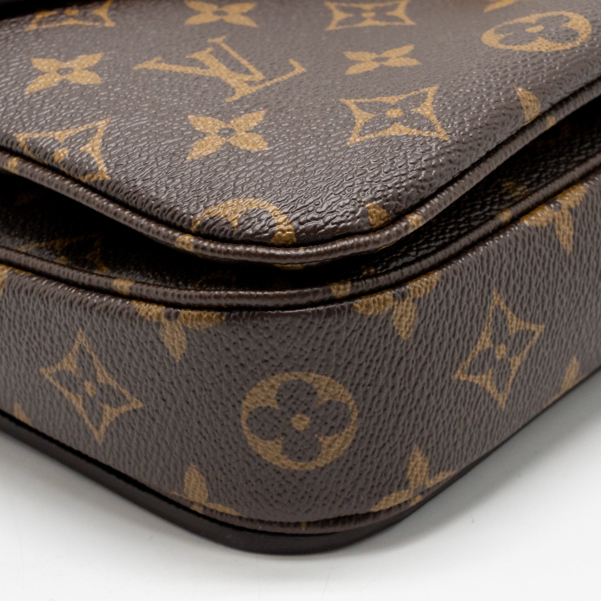 Louis Vuitton Pochette Metis Monogram Canvas GHW - Image 7