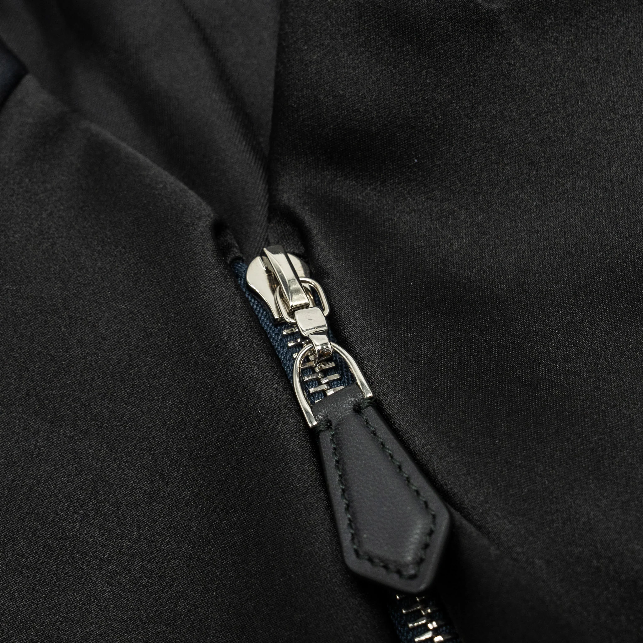 Louis Vuitton Size 36 Sleeveless Zip-Up Blazer Silk/Wool Black - Image 4
