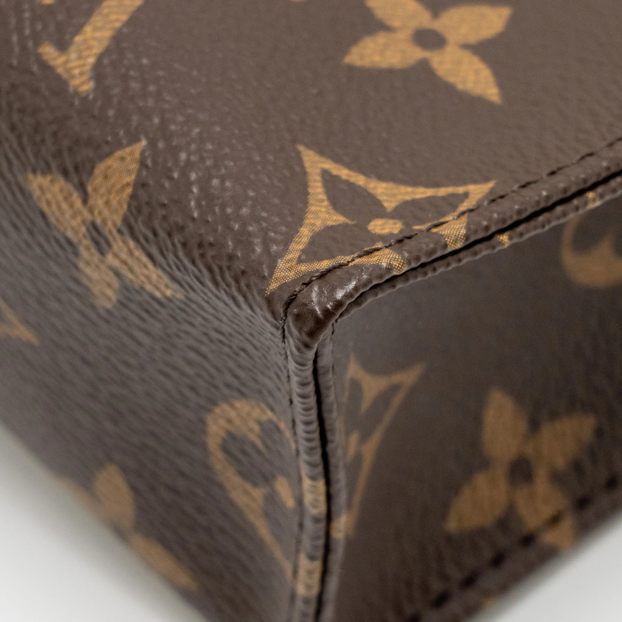 Louis Vuitton Toiletry Pochette 26 Monogram Canvas GHW - Image 10