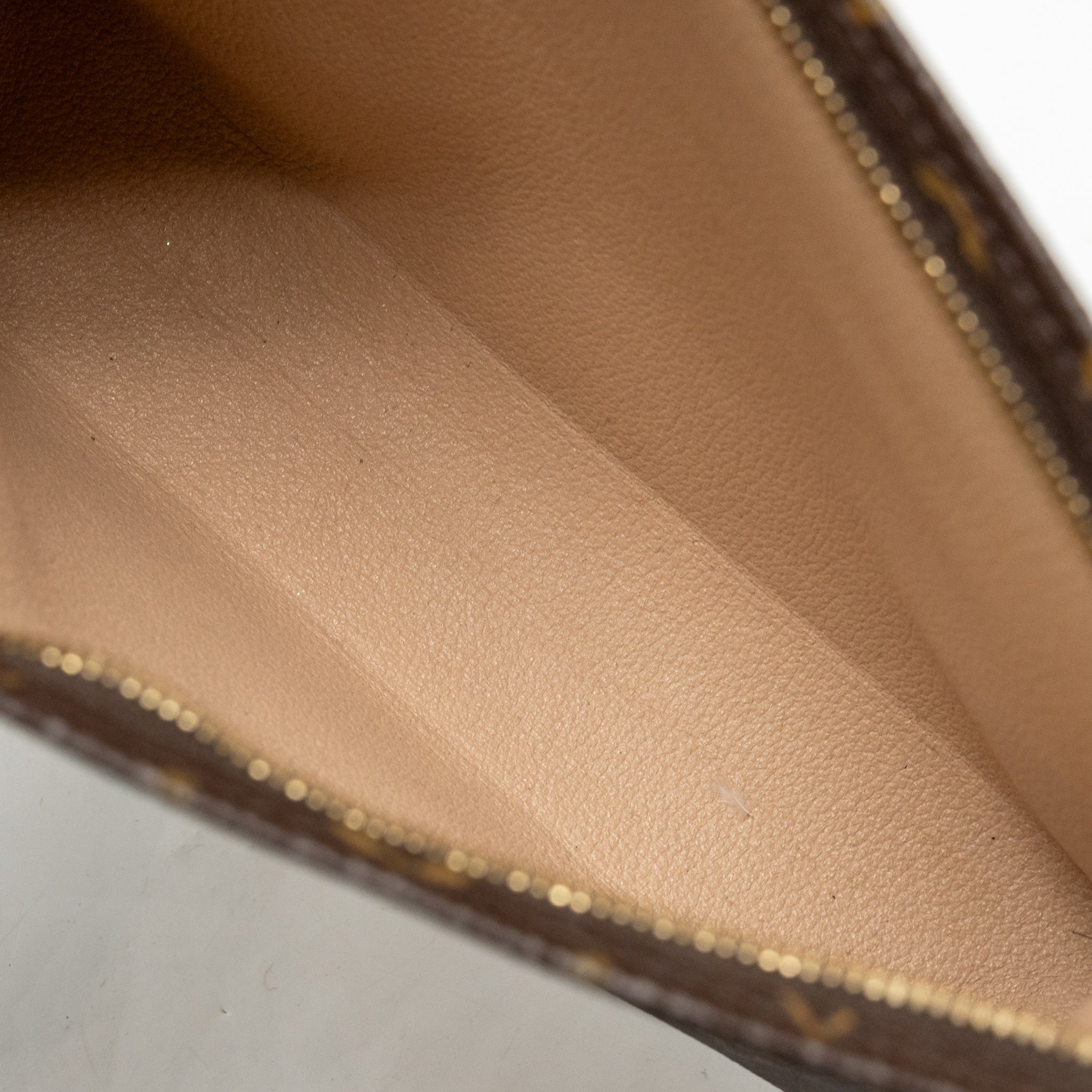 Louis Vuitton Toiletry Pochette 26 monogram Canvas GHW - Image 12