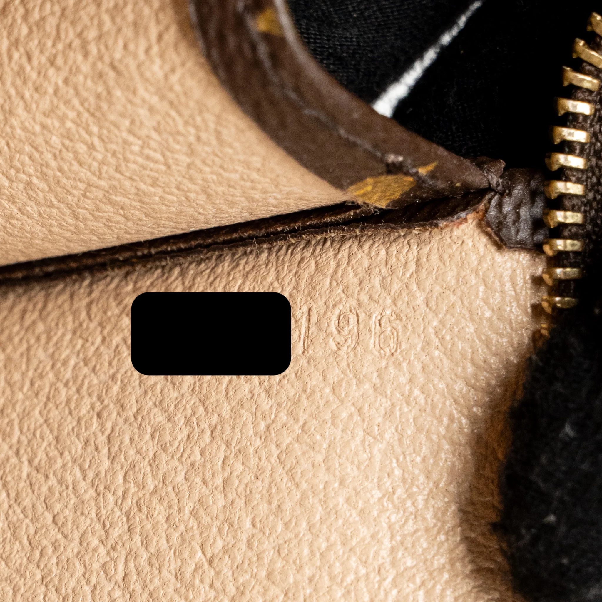 Louis Vuitton Toiletry Pochette 26 monogram Canvas GHW - Image 13