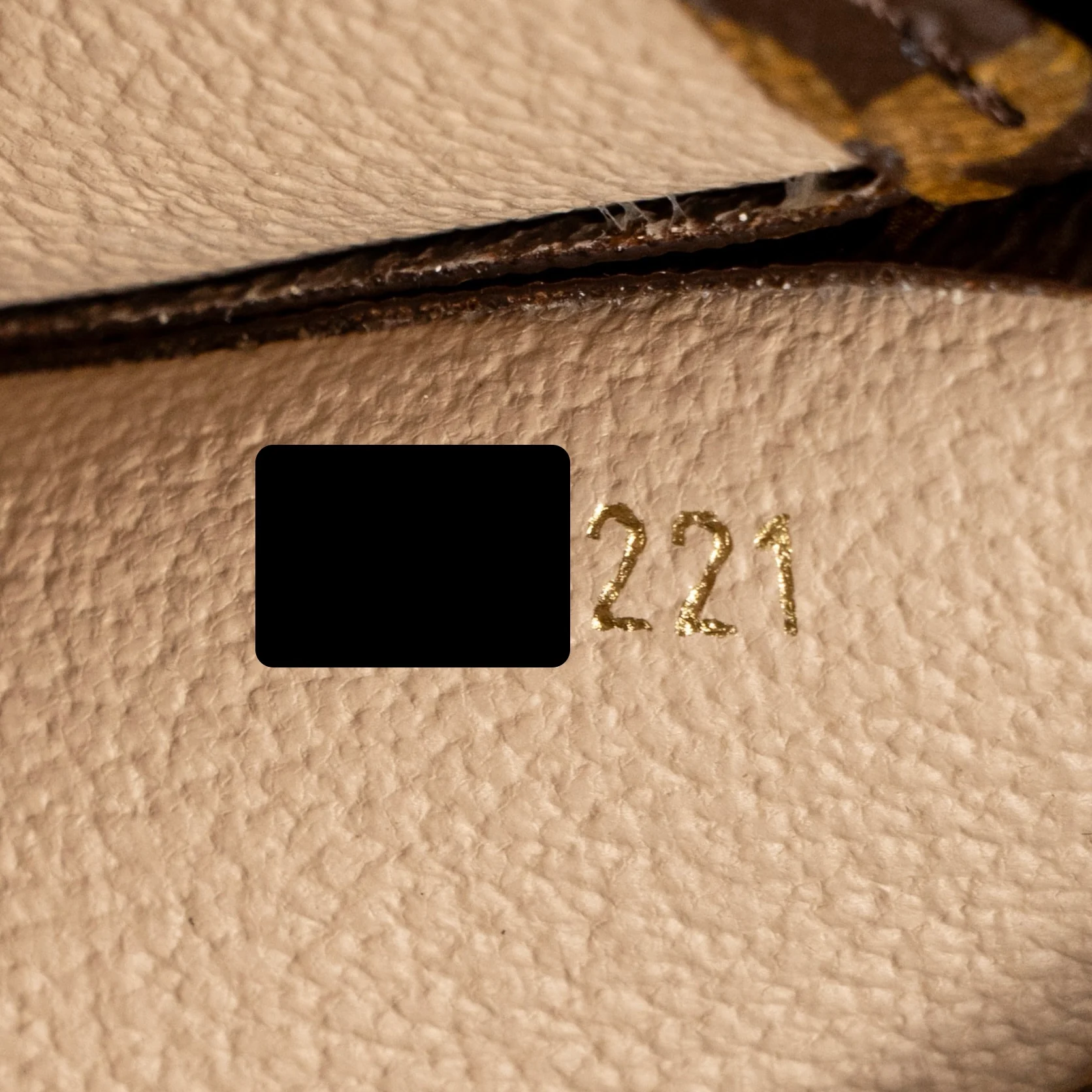 LOUIS VUITTON Toiletry Pochette 26 Monogram Canvas GHW - Image 13