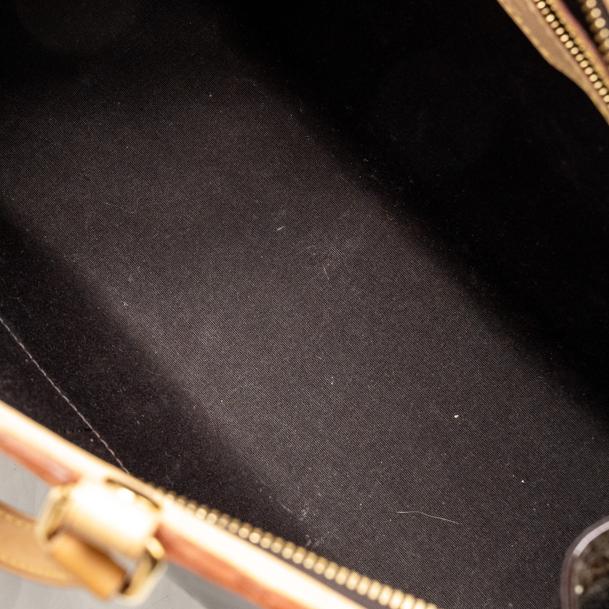 Louis Vuitton Vernis Brea MM Bag Monogram Patent Amarante GHW - Image 13