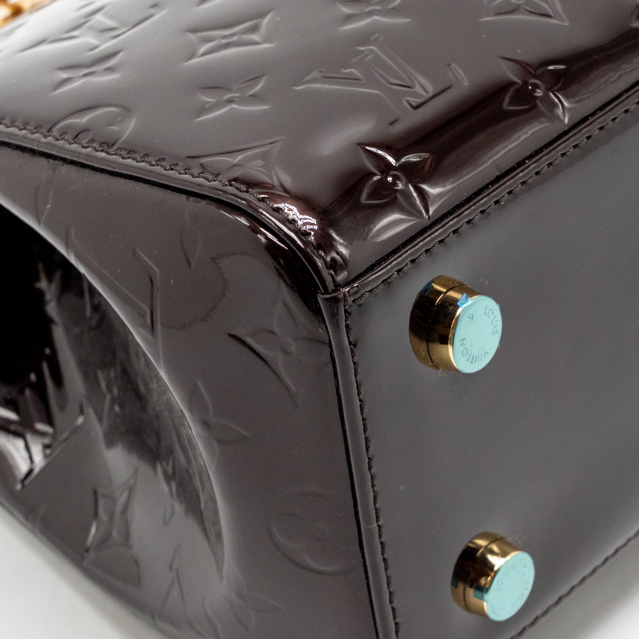 Louis Vuitton Vernis Brea MM Bag Monogram Patent Amarante GHW - Image 7
