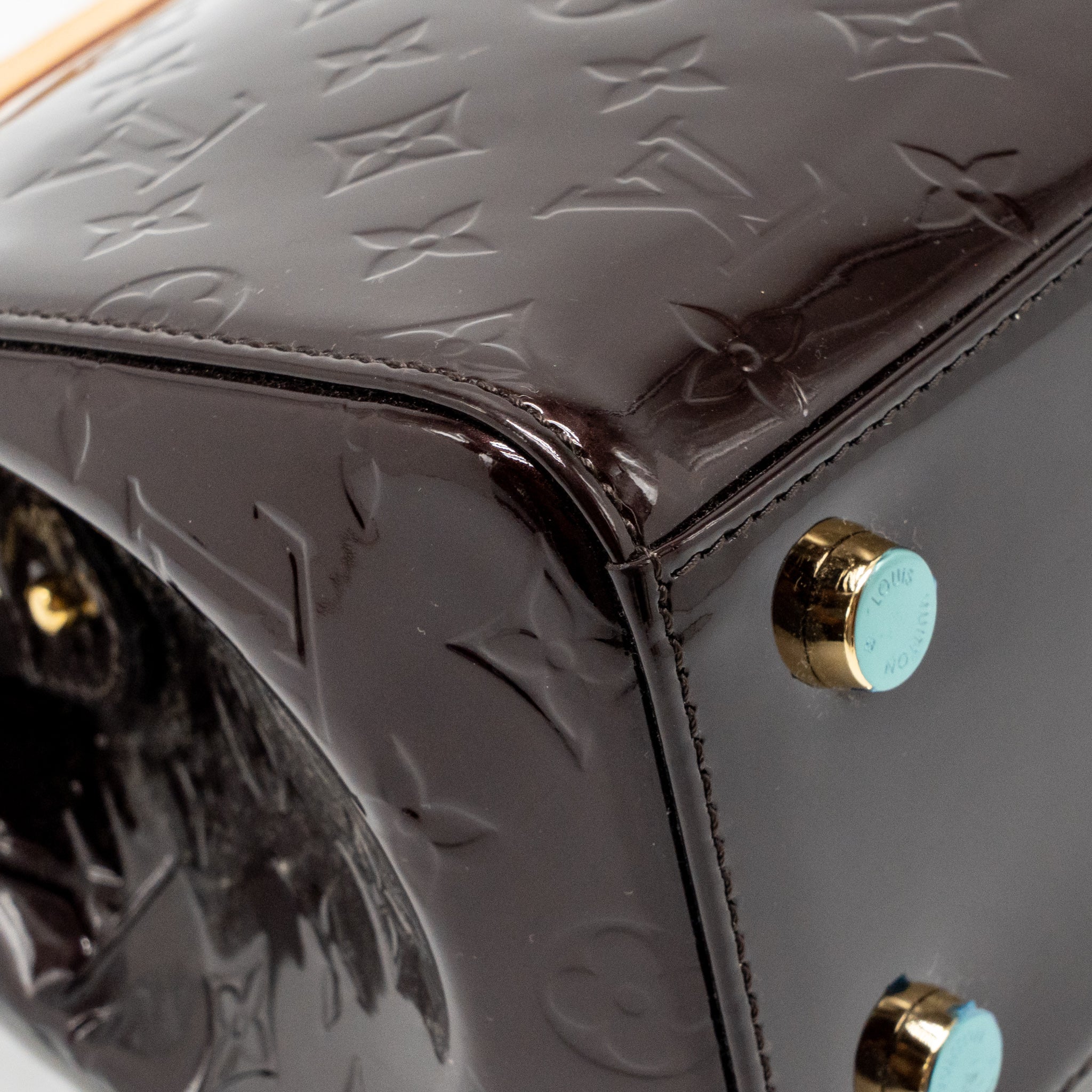 Louis Vuitton Vernis Brea MM Bag Monogram Patent Amarante GHW - Image 9