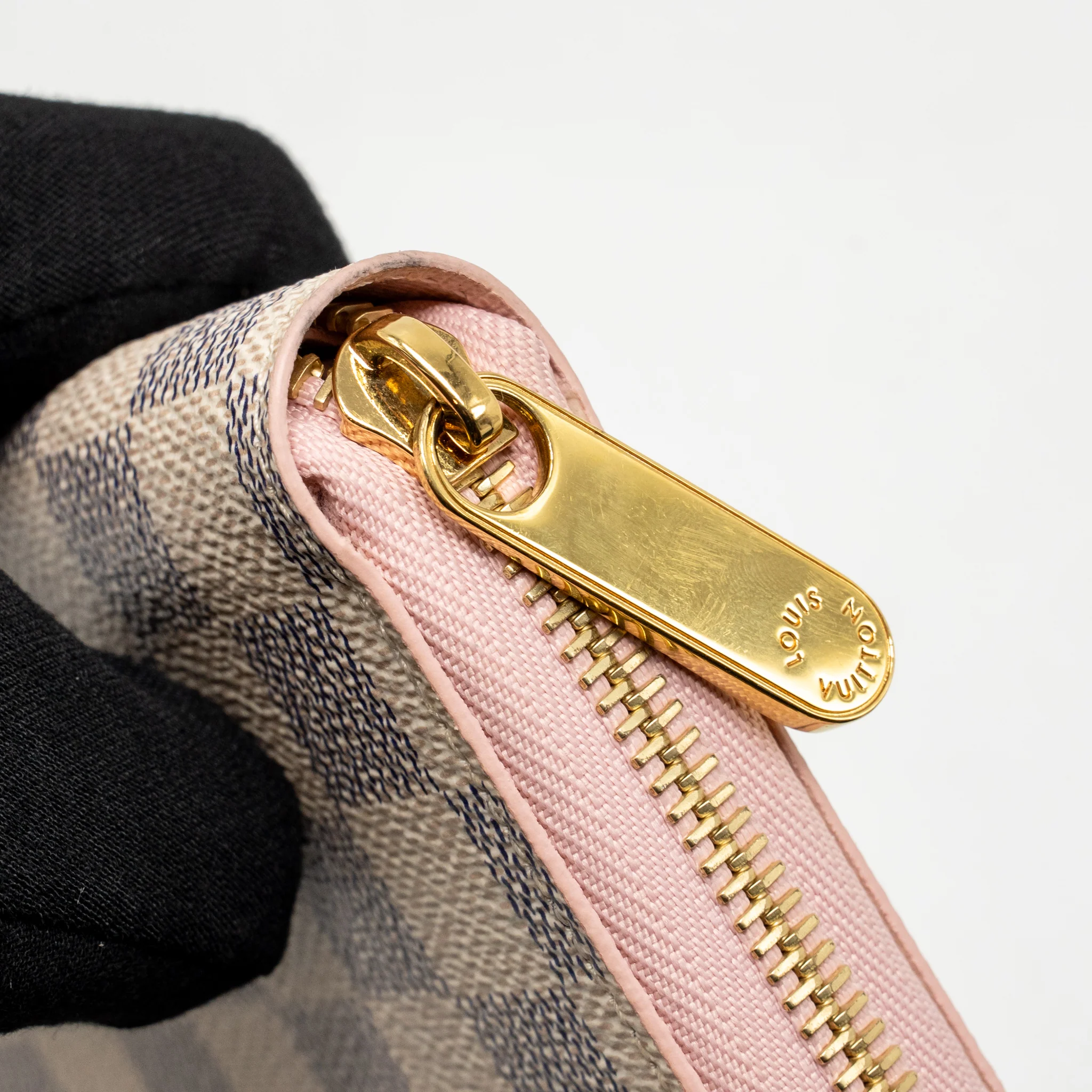 Louis Vuitton Zippy Wallet Damier Azur Canvas White/Pink GHW - Image 9