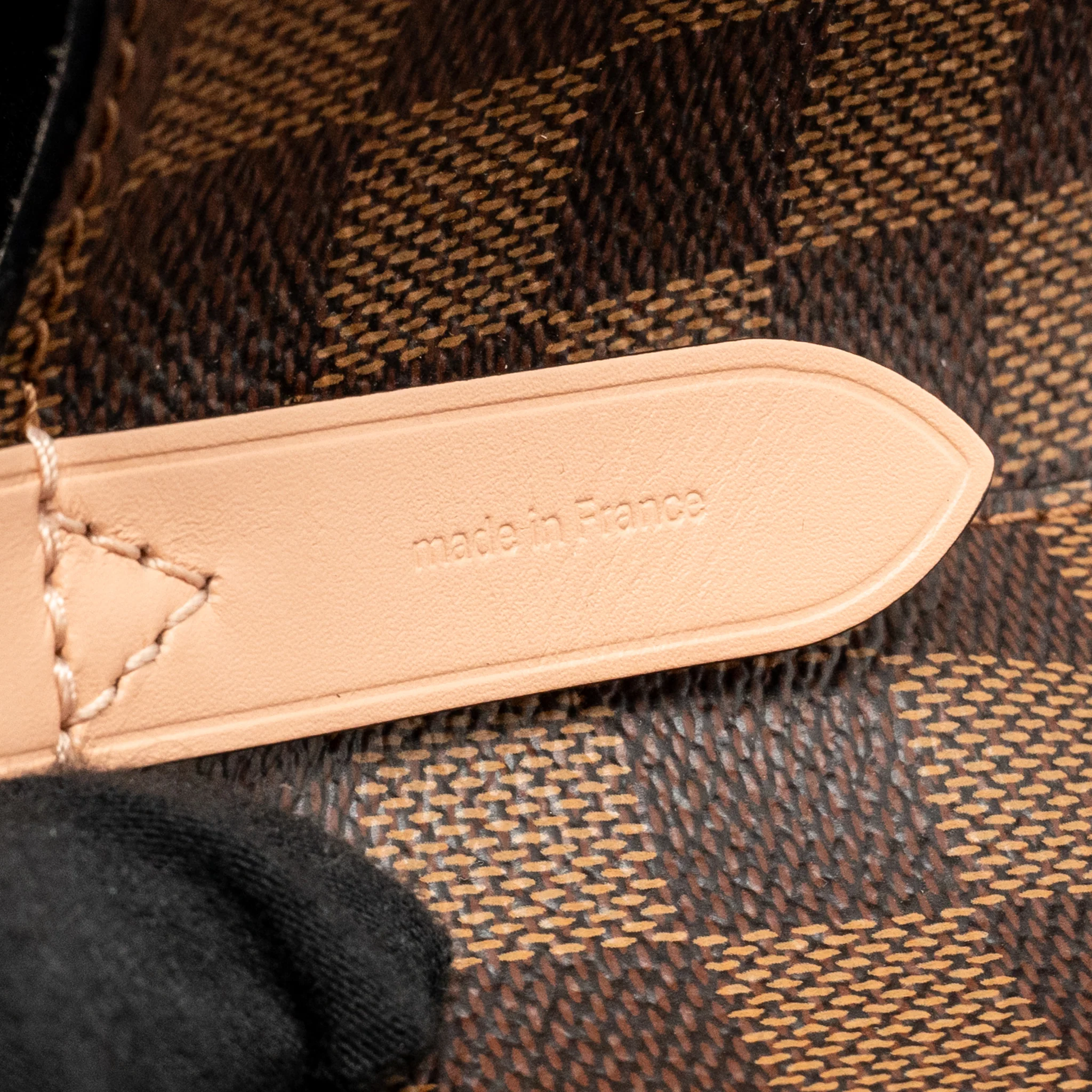 Louis Vuitton NeoNoe MM Damier Ebene Canvas Pink GHW - Image 11