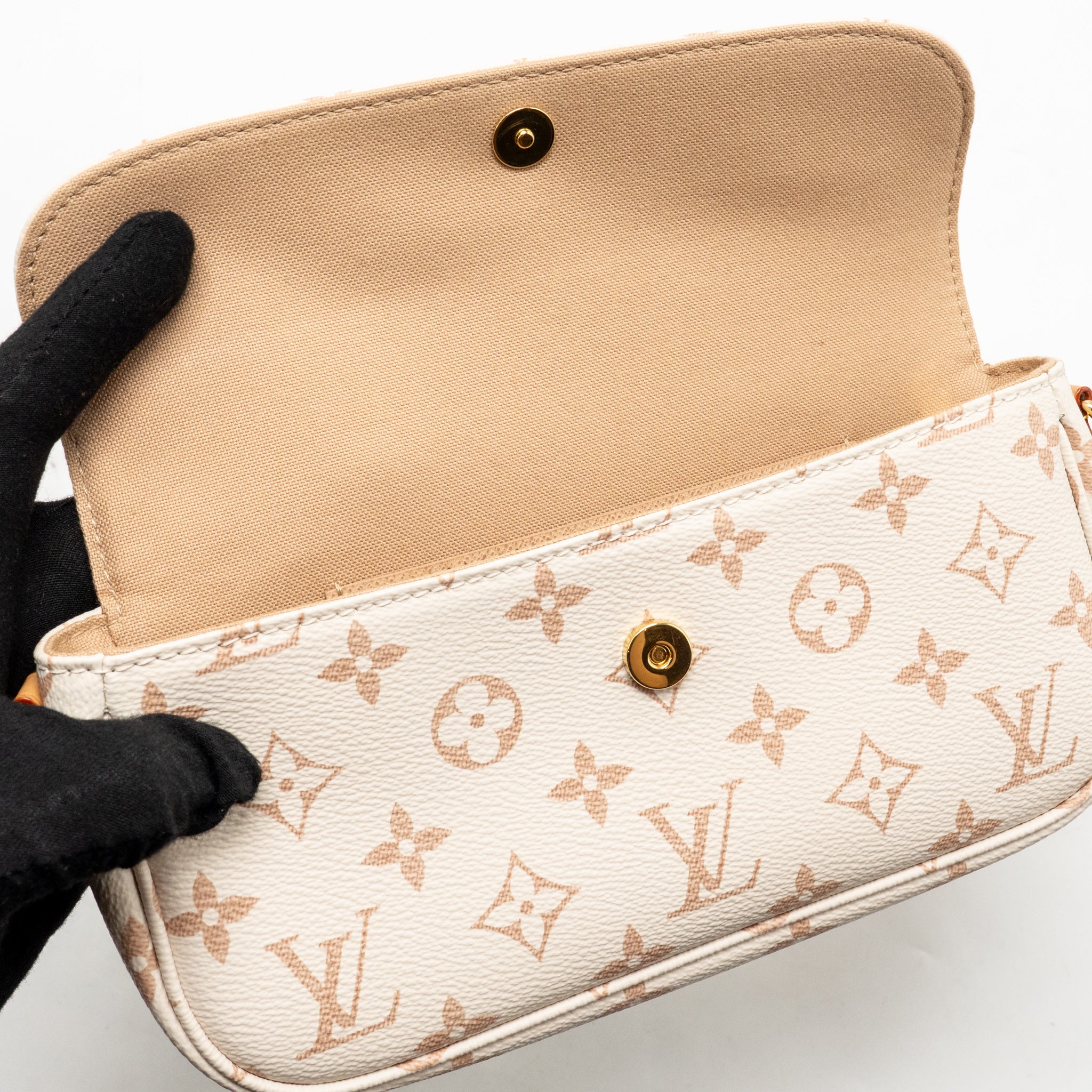 Louis Vuitton Wallet on Chain Ivy Monogram Dune Canvas White Beige GHW - Image 11